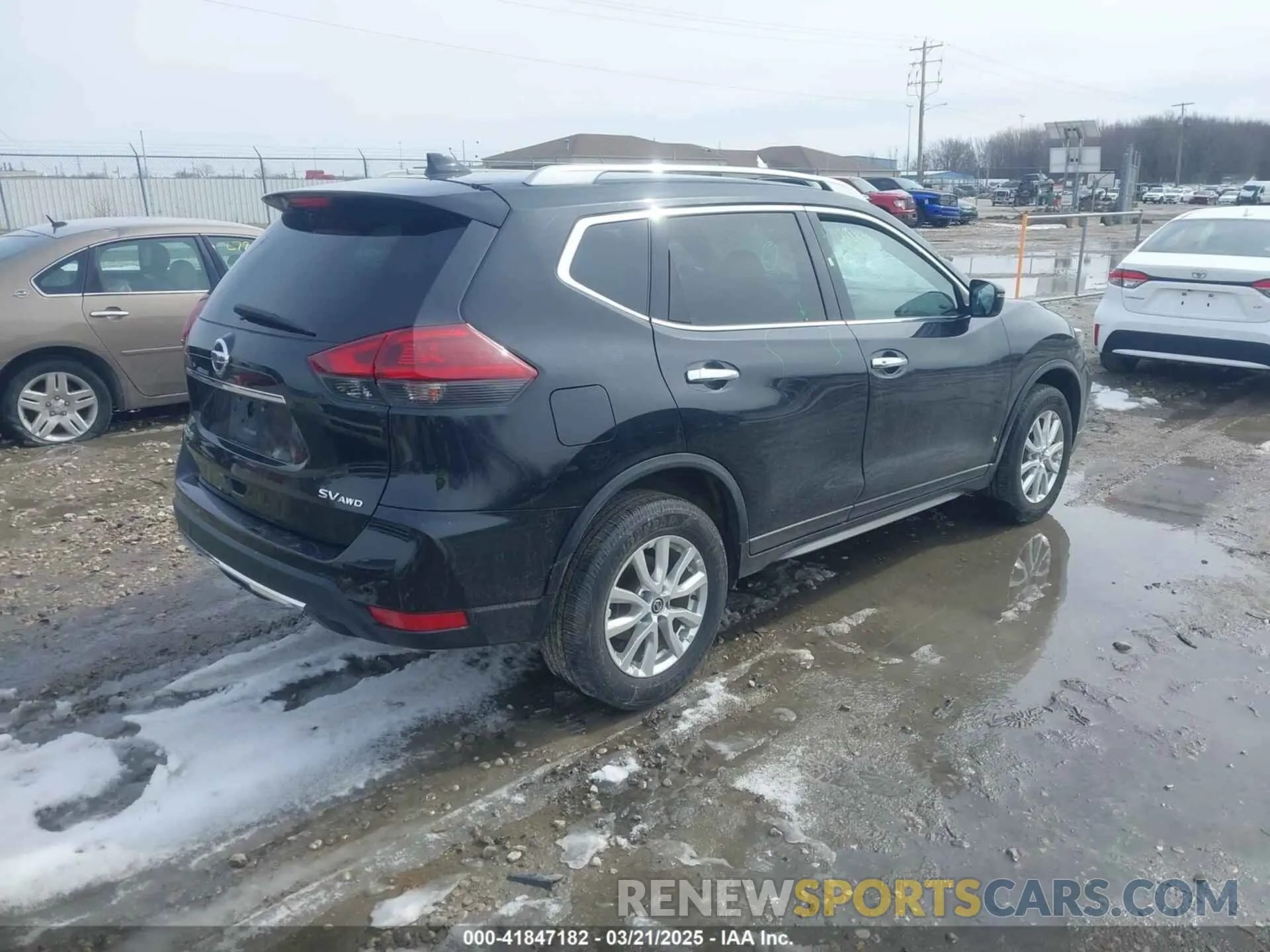 4 Photograph of a damaged car 5N1AT2MV7KC811028 NISSAN ROGUE 2019
