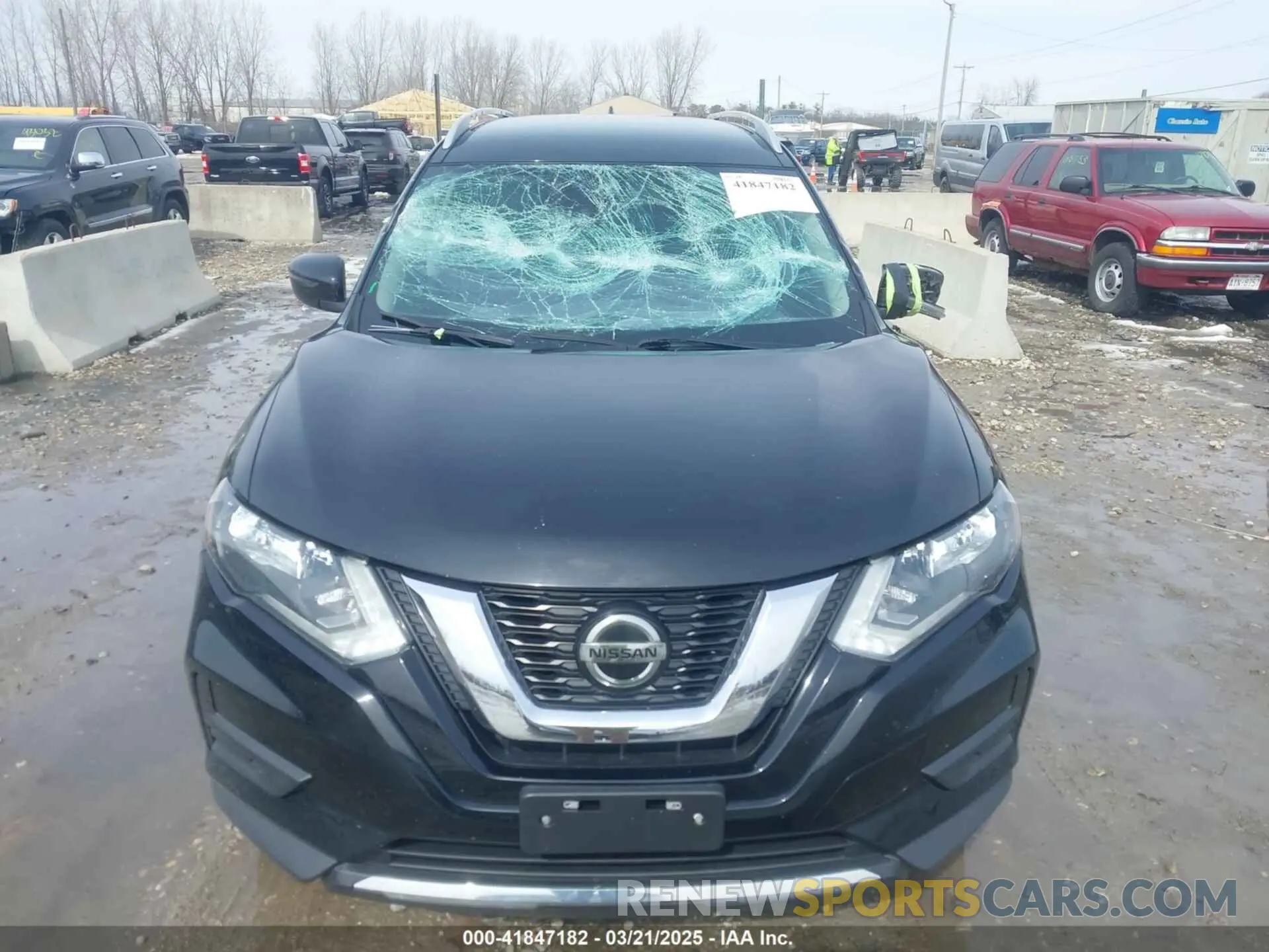 6 Photograph of a damaged car 5N1AT2MV7KC811028 NISSAN ROGUE 2019