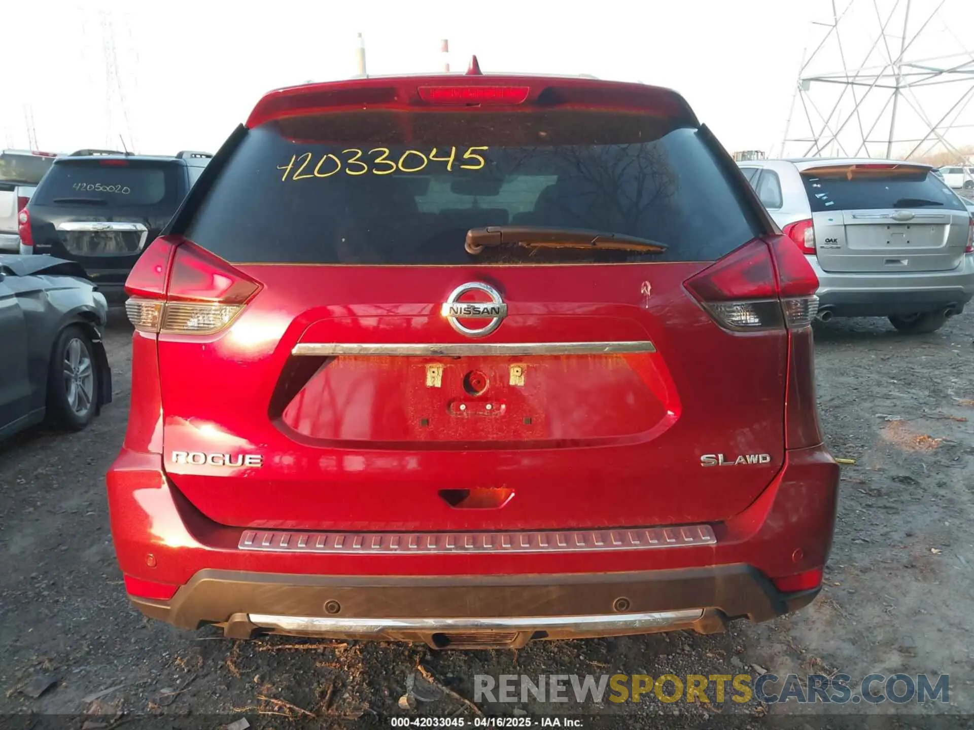 17 Photograph of a damaged car 5N1AT2MV7KC814222 NISSAN ROGUE 2019