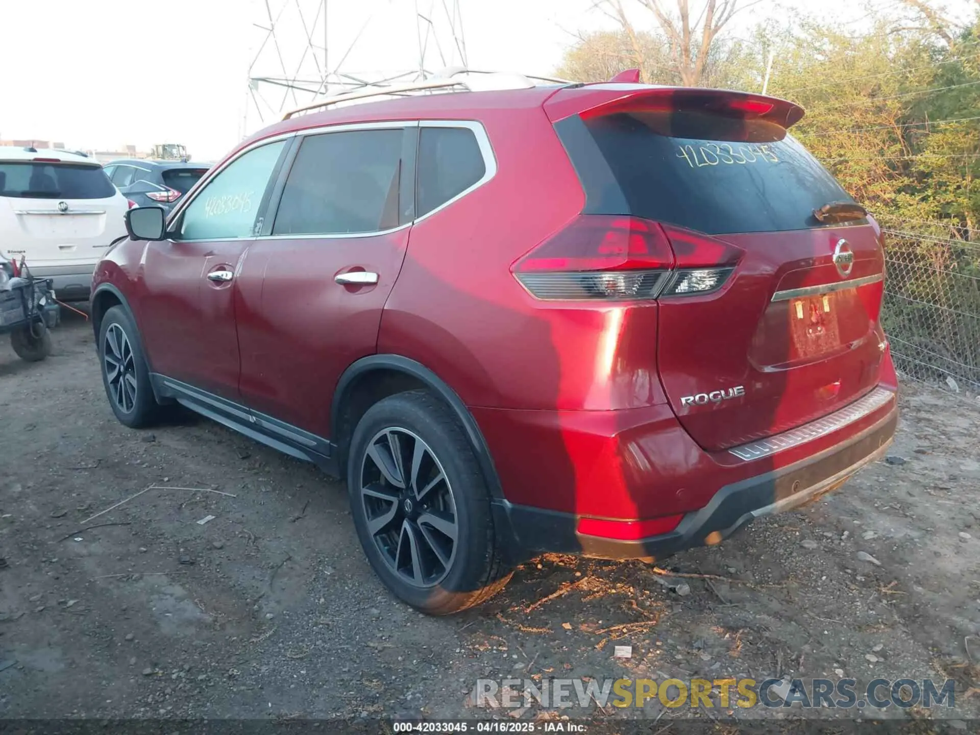 3 Photograph of a damaged car 5N1AT2MV7KC814222 NISSAN ROGUE 2019
