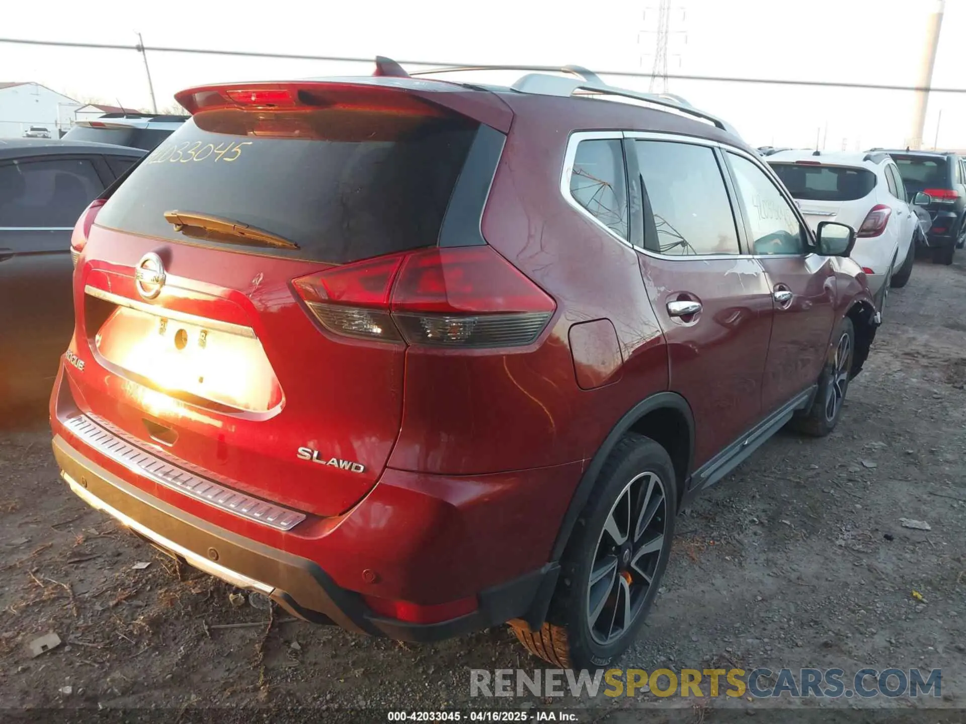 4 Photograph of a damaged car 5N1AT2MV7KC814222 NISSAN ROGUE 2019