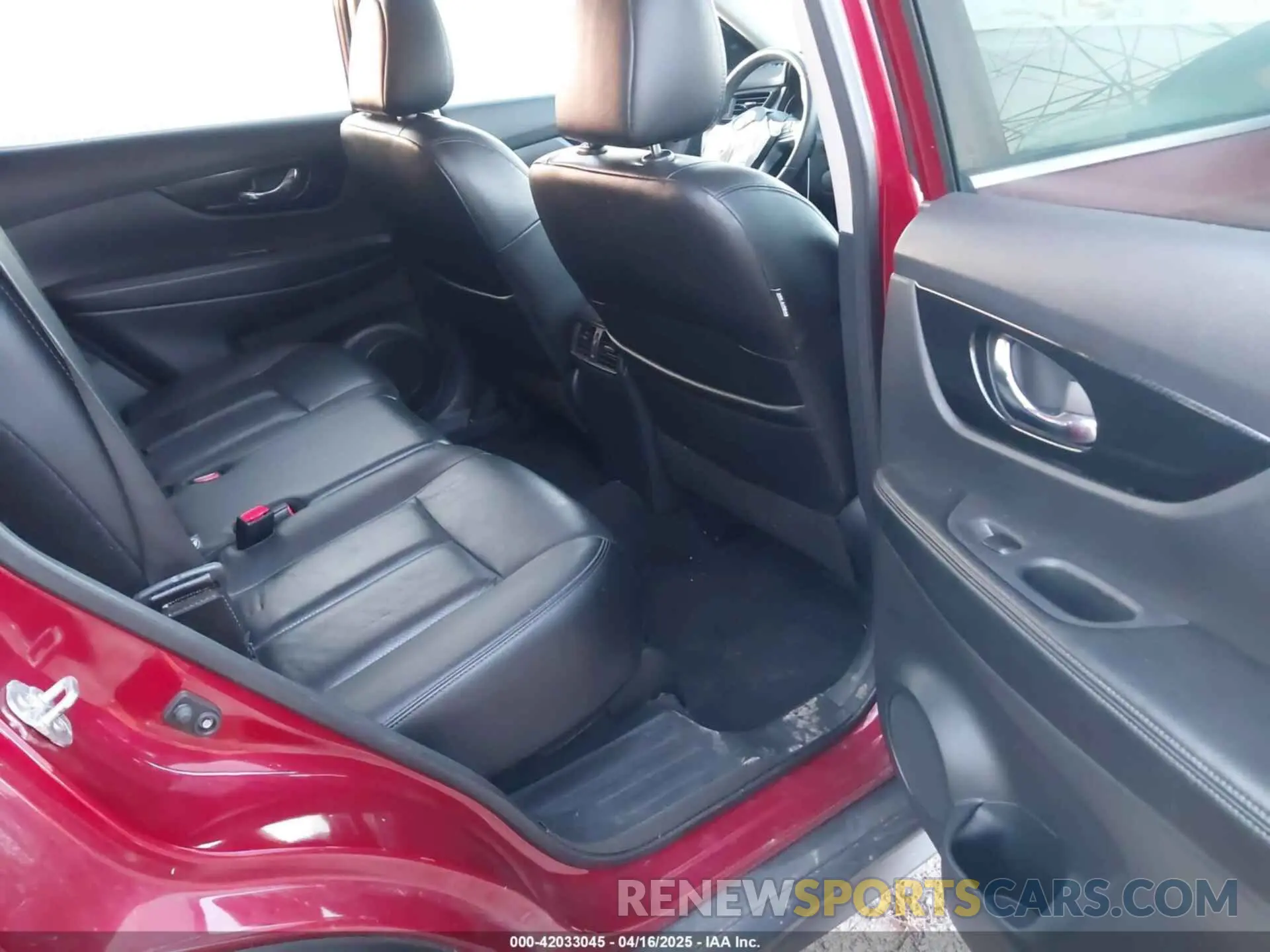 8 Photograph of a damaged car 5N1AT2MV7KC814222 NISSAN ROGUE 2019