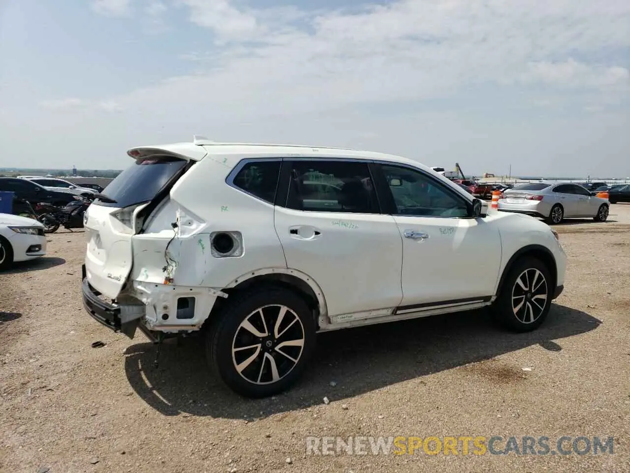 3 Photograph of a damaged car 5N1AT2MV7KC816035 NISSAN ROGUE 2019
