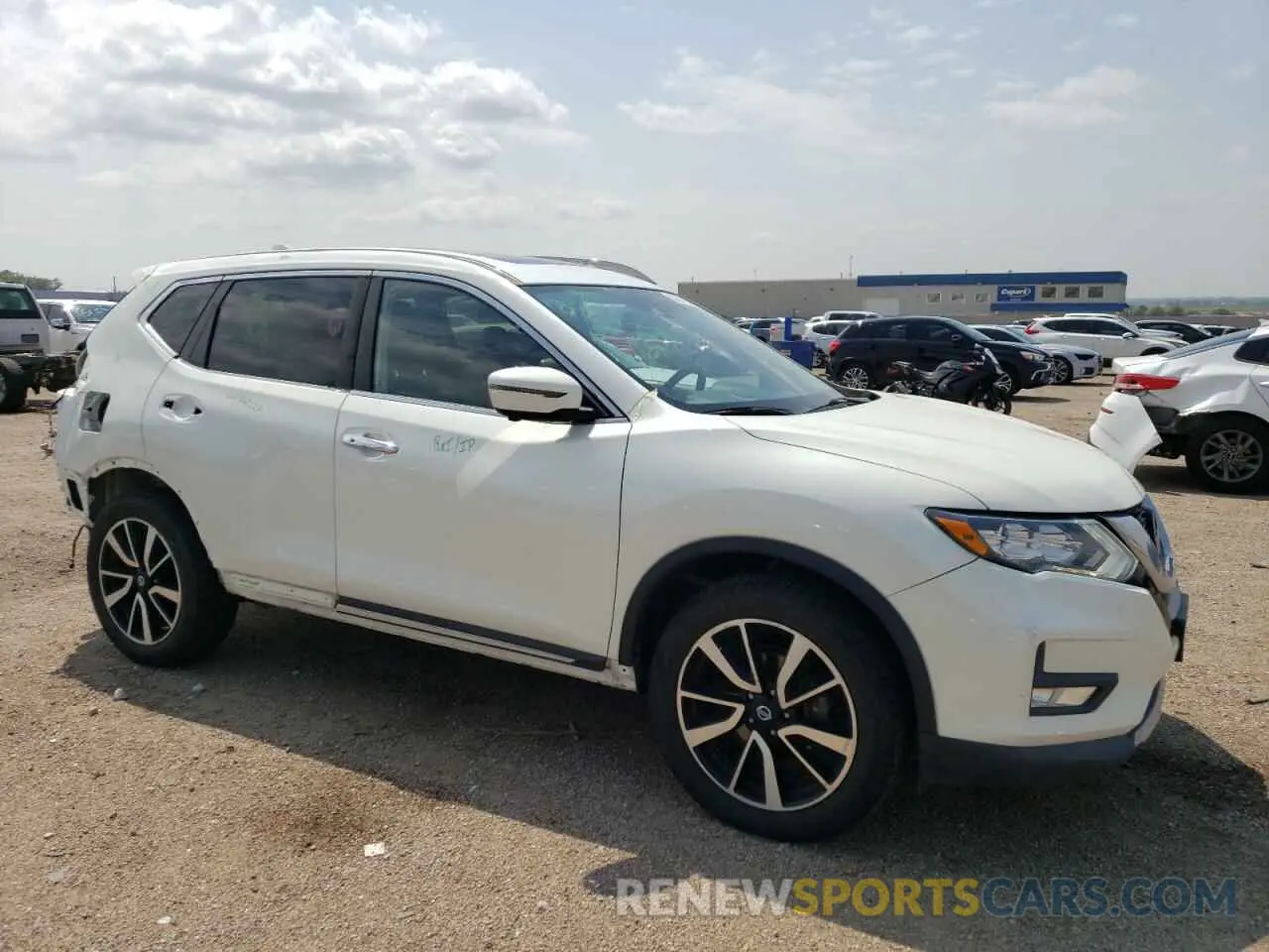 4 Photograph of a damaged car 5N1AT2MV7KC816035 NISSAN ROGUE 2019