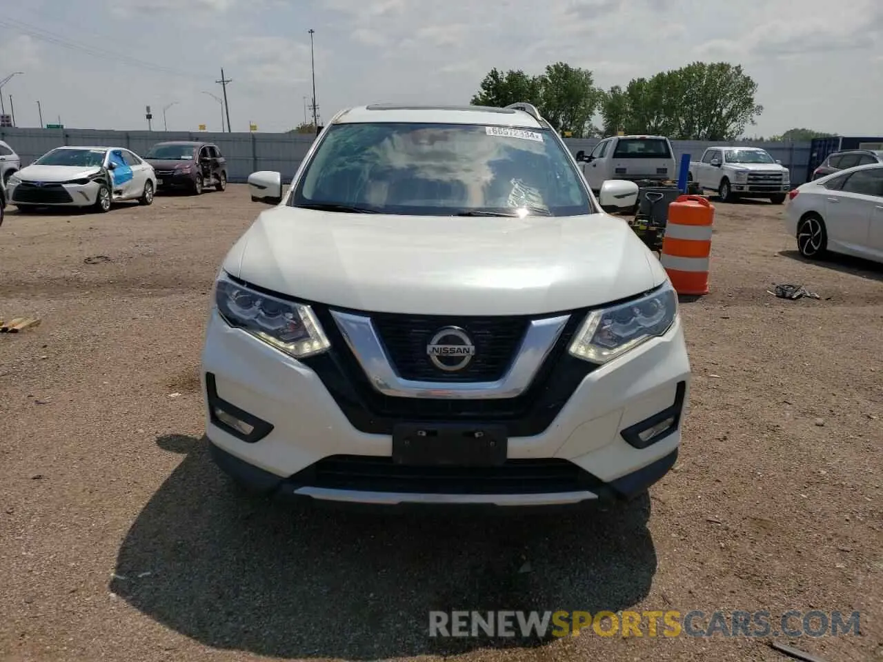 5 Photograph of a damaged car 5N1AT2MV7KC816035 NISSAN ROGUE 2019