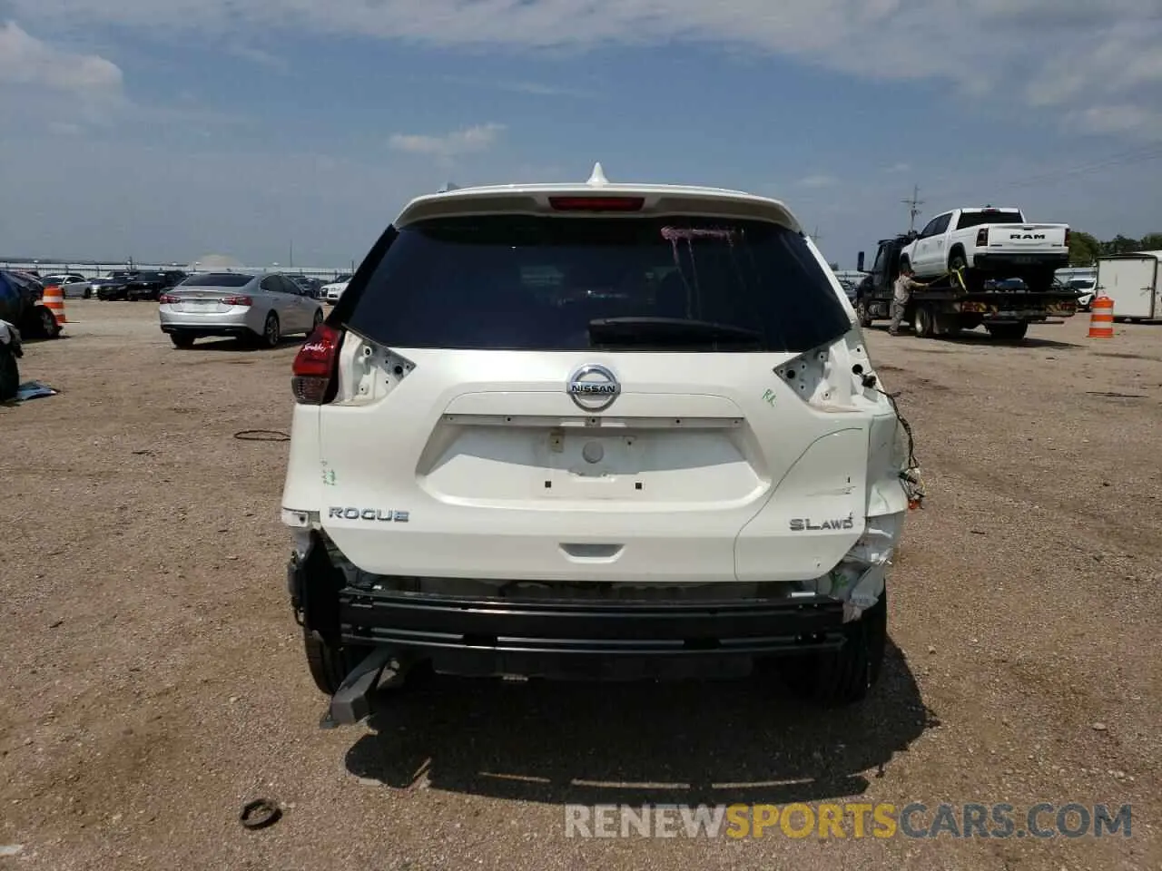 6 Photograph of a damaged car 5N1AT2MV7KC816035 NISSAN ROGUE 2019