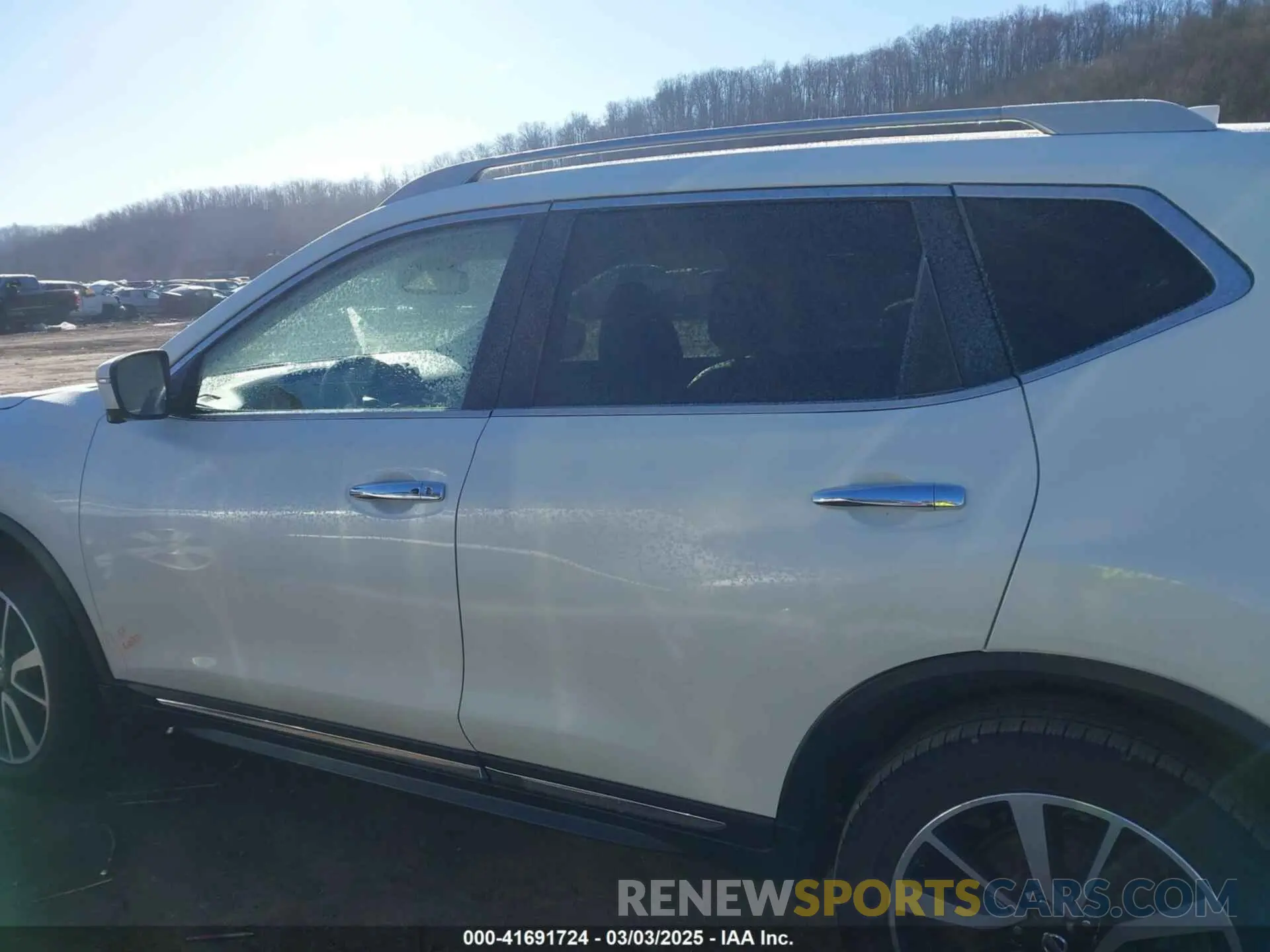 15 Photograph of a damaged car 5N1AT2MV7KC819422 NISSAN ROGUE 2019