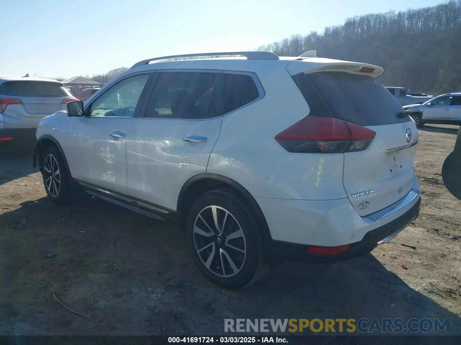 3 Photograph of a damaged car 5N1AT2MV7KC819422 NISSAN ROGUE 2019
