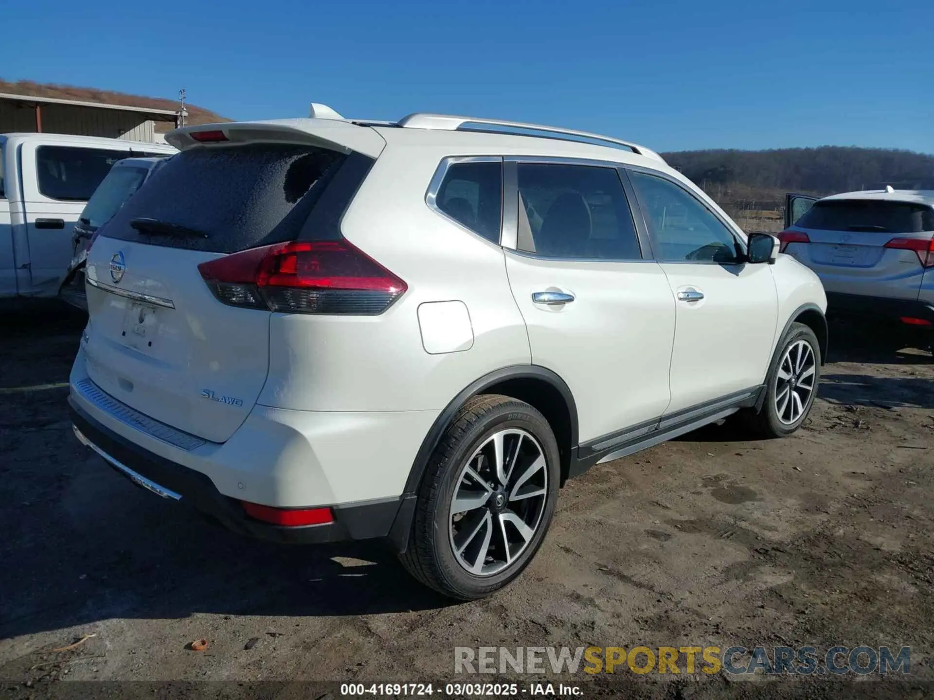 4 Photograph of a damaged car 5N1AT2MV7KC819422 NISSAN ROGUE 2019