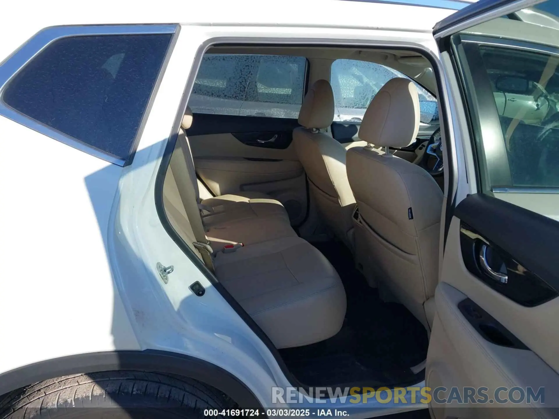 8 Photograph of a damaged car 5N1AT2MV7KC819422 NISSAN ROGUE 2019