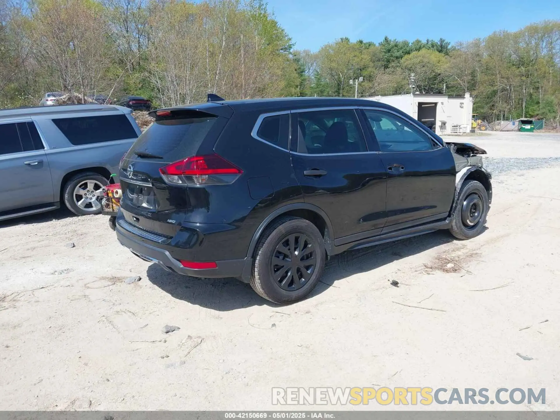 4 Photograph of a damaged car 5N1AT2MV7KC840531 NISSAN ROGUE 2019