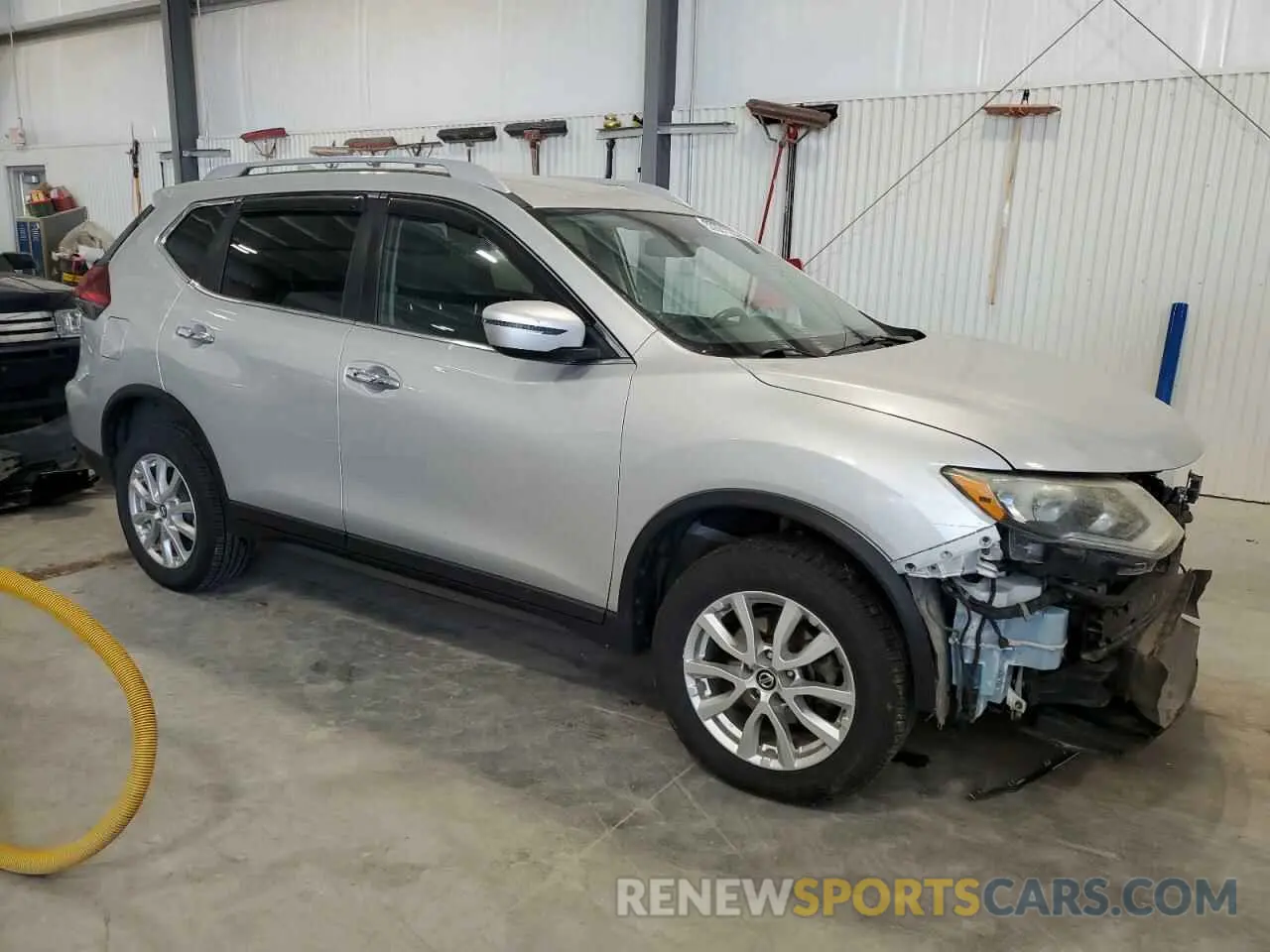 4 Photograph of a damaged car 5N1AT2MV8KC704733 NISSAN ROGUE 2019