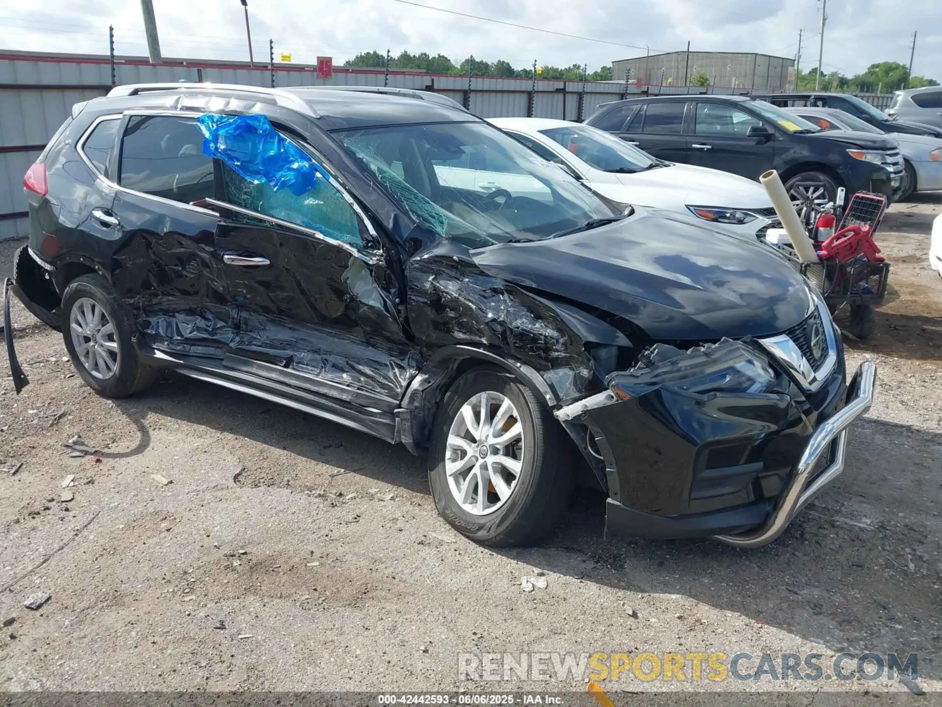 1 Photograph of a damaged car 5N1AT2MV8KC729955 NISSAN ROGUE 2019