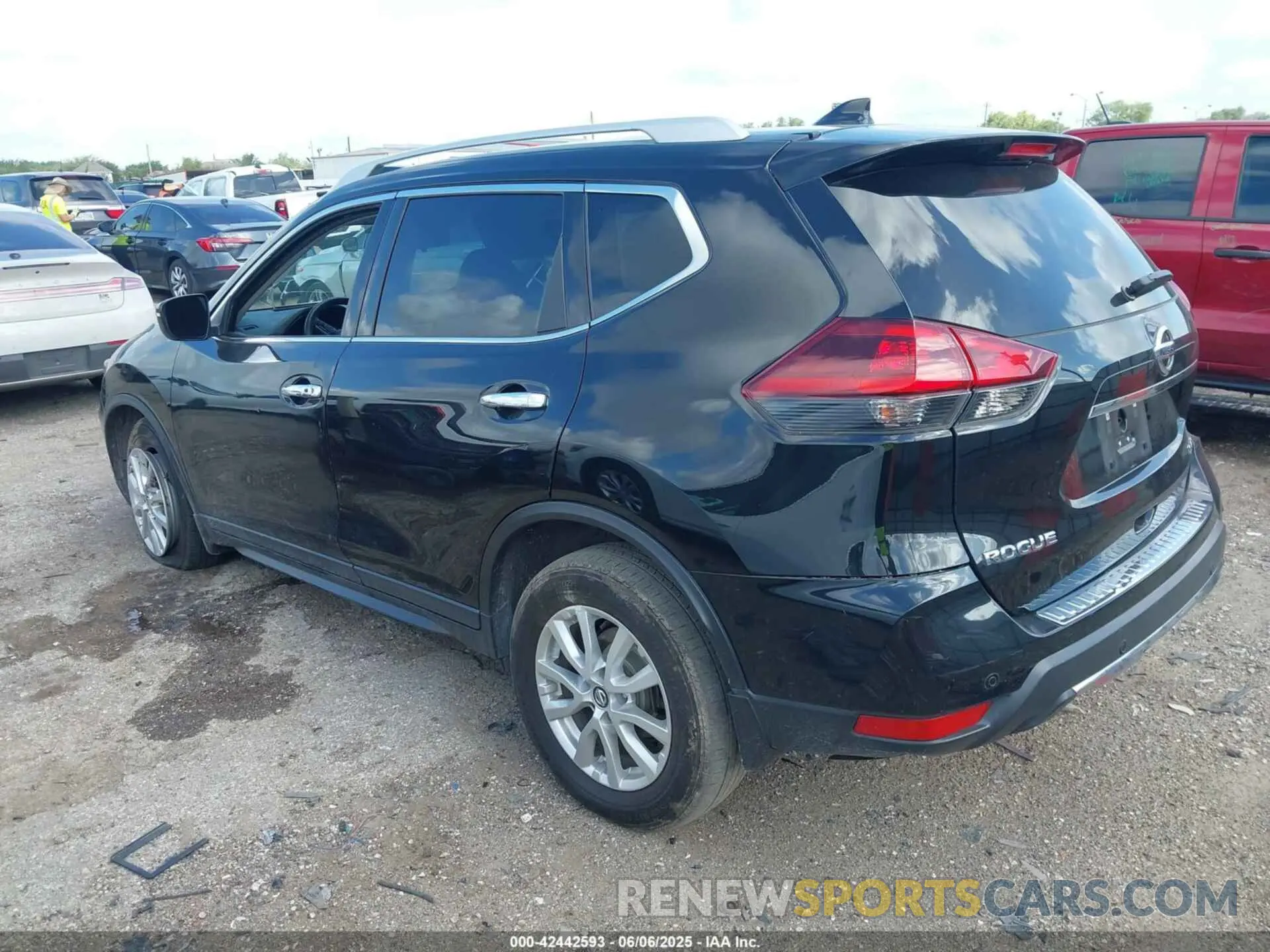 3 Photograph of a damaged car 5N1AT2MV8KC729955 NISSAN ROGUE 2019