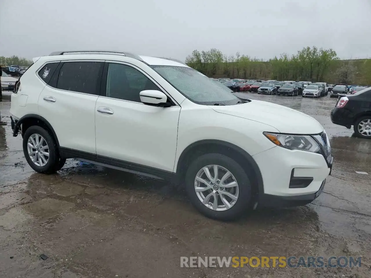 4 Photograph of a damaged car 5N1AT2MV8KC740213 NISSAN ROGUE 2019