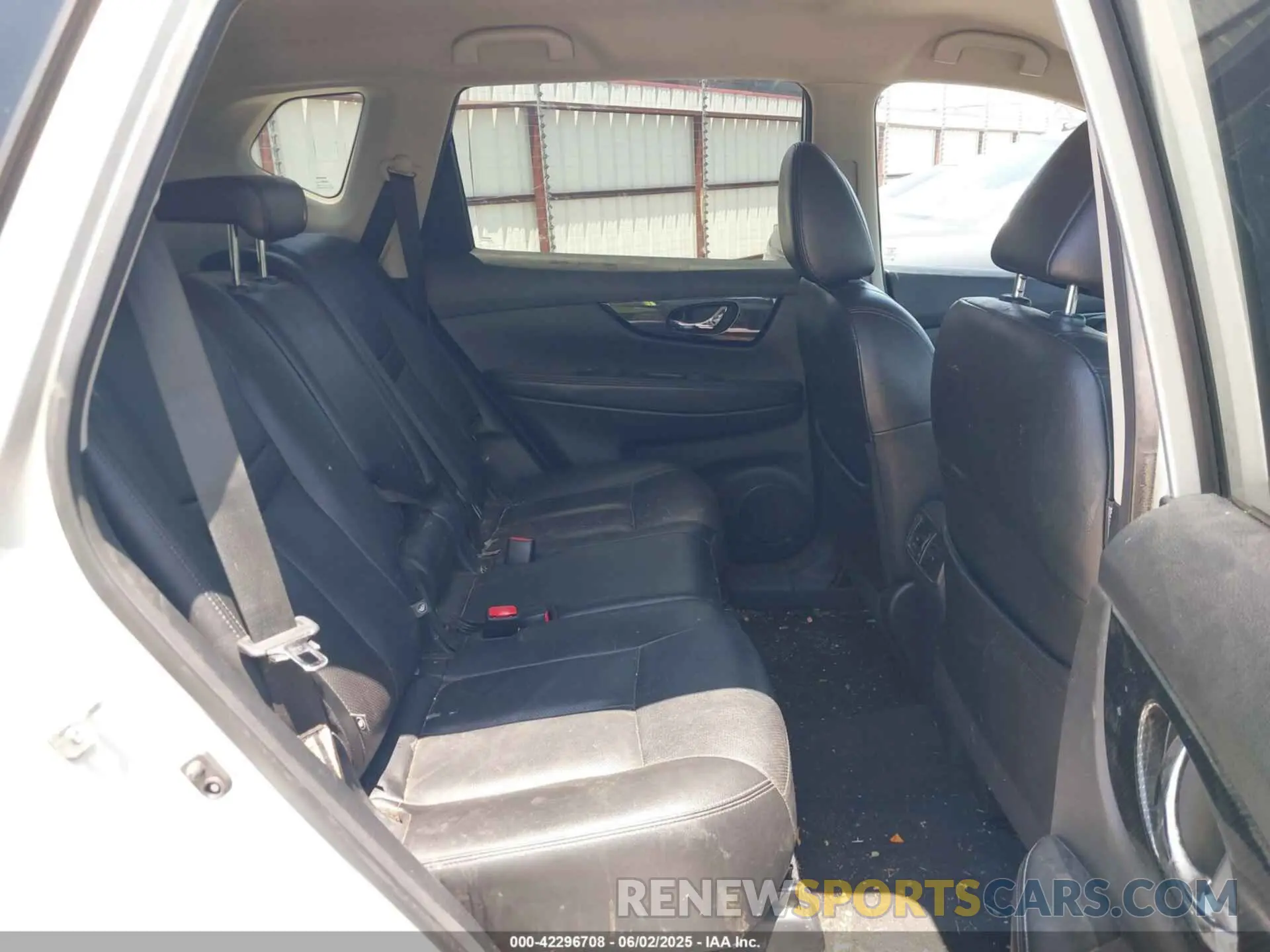 8 Photograph of a damaged car 5N1AT2MV8KC744665 NISSAN ROGUE 2019