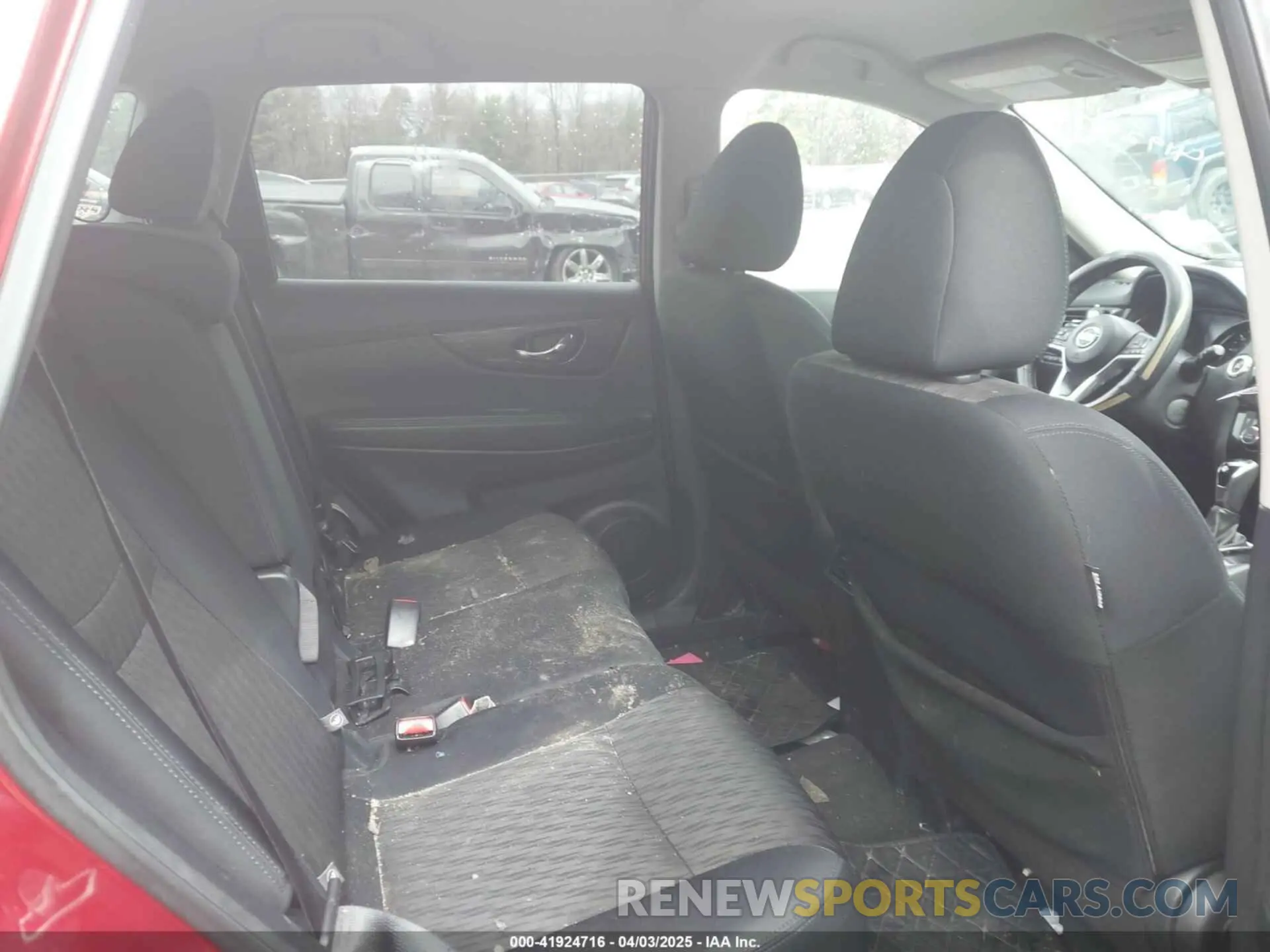 8 Photograph of a damaged car 5N1AT2MV8KC747372 NISSAN ROGUE 2019
