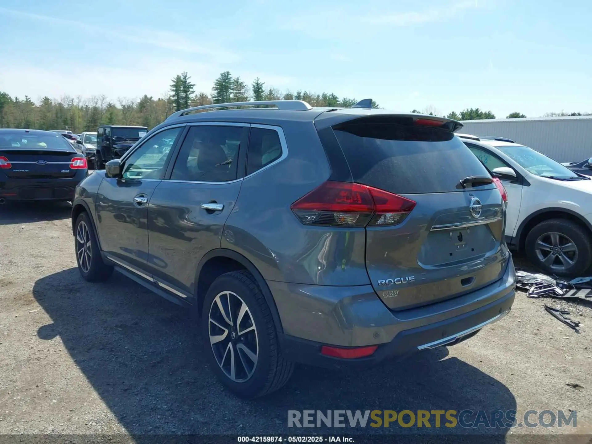 3 Photograph of a damaged car 5N1AT2MV8KC748666 NISSAN ROGUE 2019