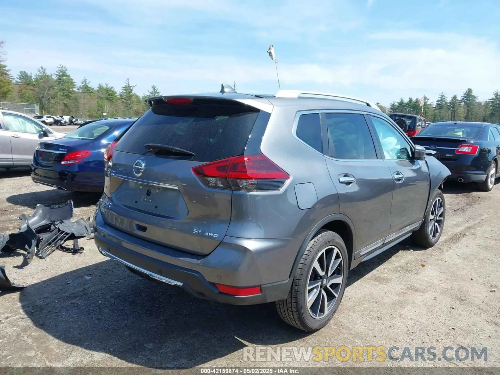 4 Photograph of a damaged car 5N1AT2MV8KC748666 NISSAN ROGUE 2019