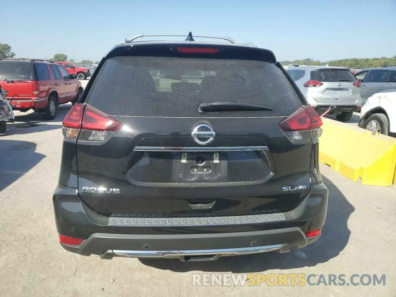 6 Photograph of a damaged car 5N1AT2MV8KC781666 NISSAN ROGUE 2019