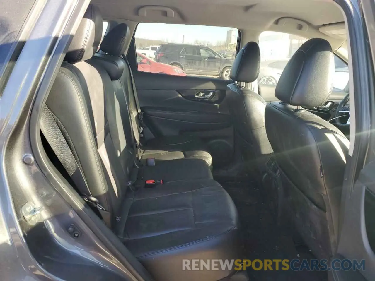 10 Photograph of a damaged car 5N1AT2MV8KC786057 NISSAN ROGUE 2019