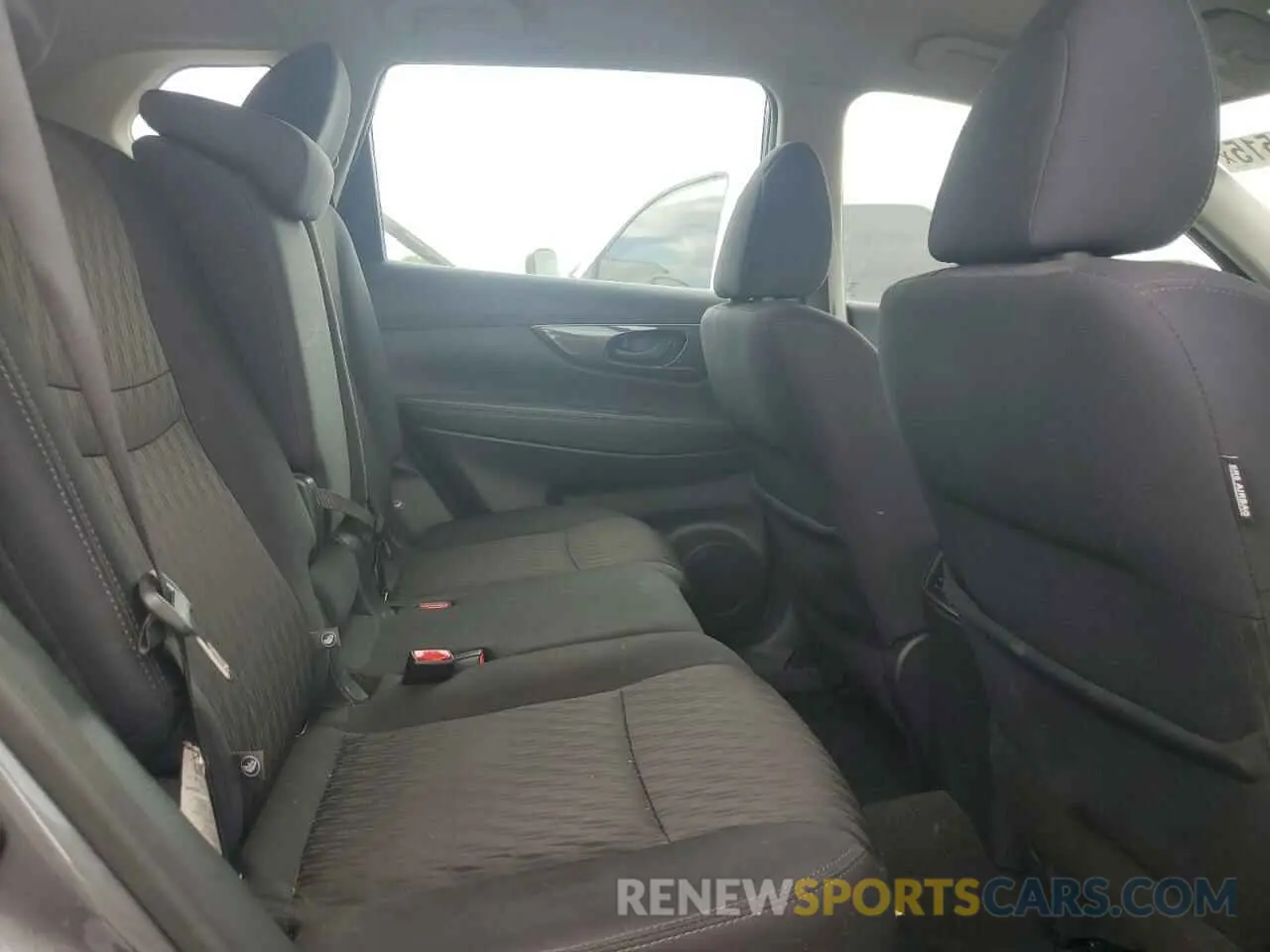 10 Photograph of a damaged car 5N1AT2MV8KC812463 NISSAN ROGUE 2019