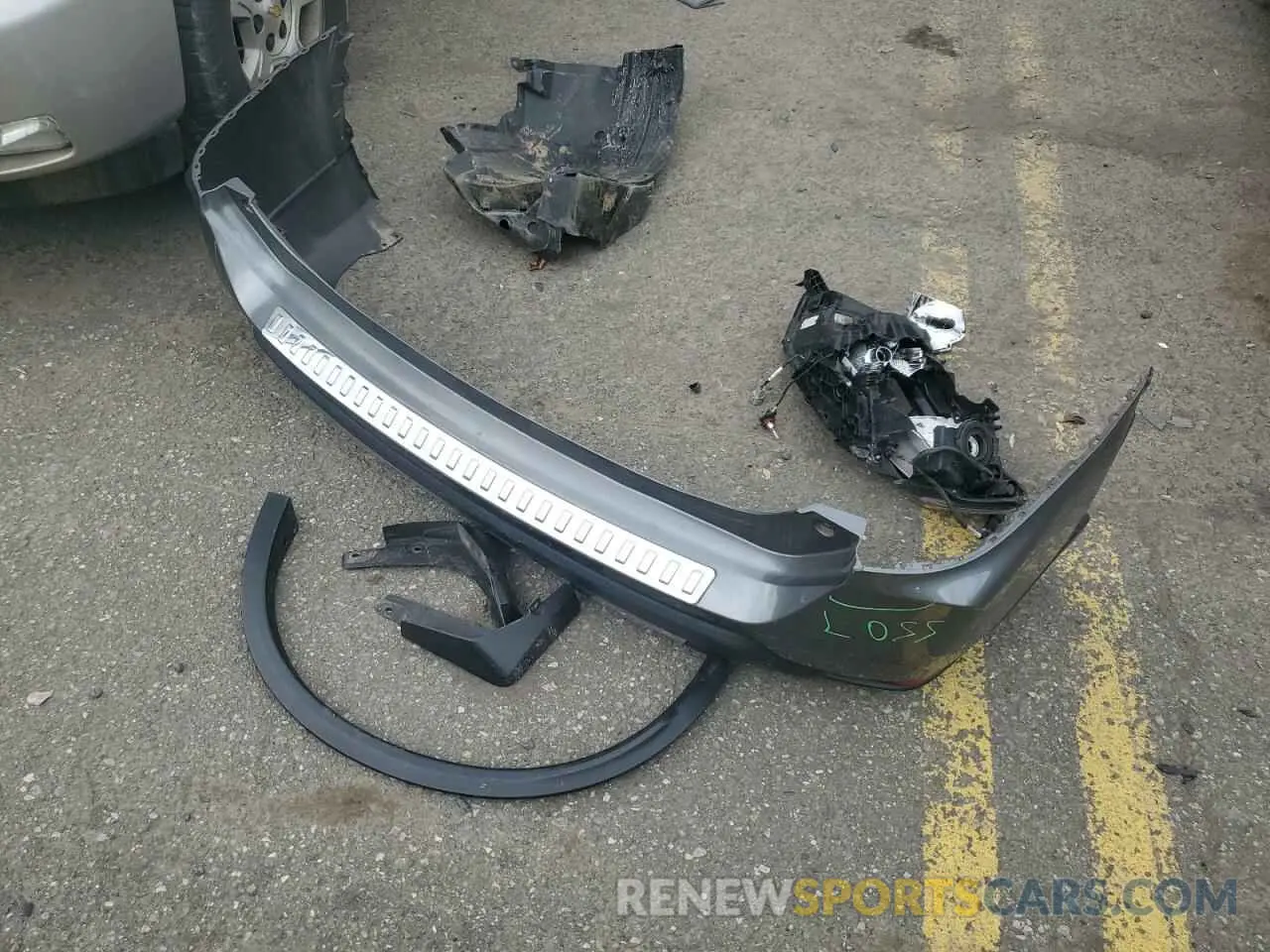 12 Photograph of a damaged car 5N1AT2MV8KC812463 NISSAN ROGUE 2019