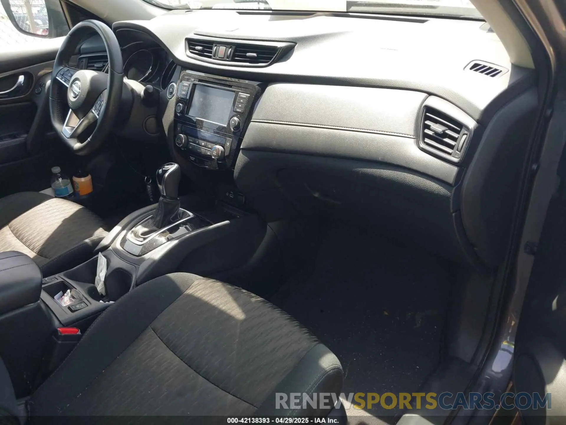 5 Photograph of a damaged car 5N1AT2MV9KC770000 NISSAN ROGUE 2019