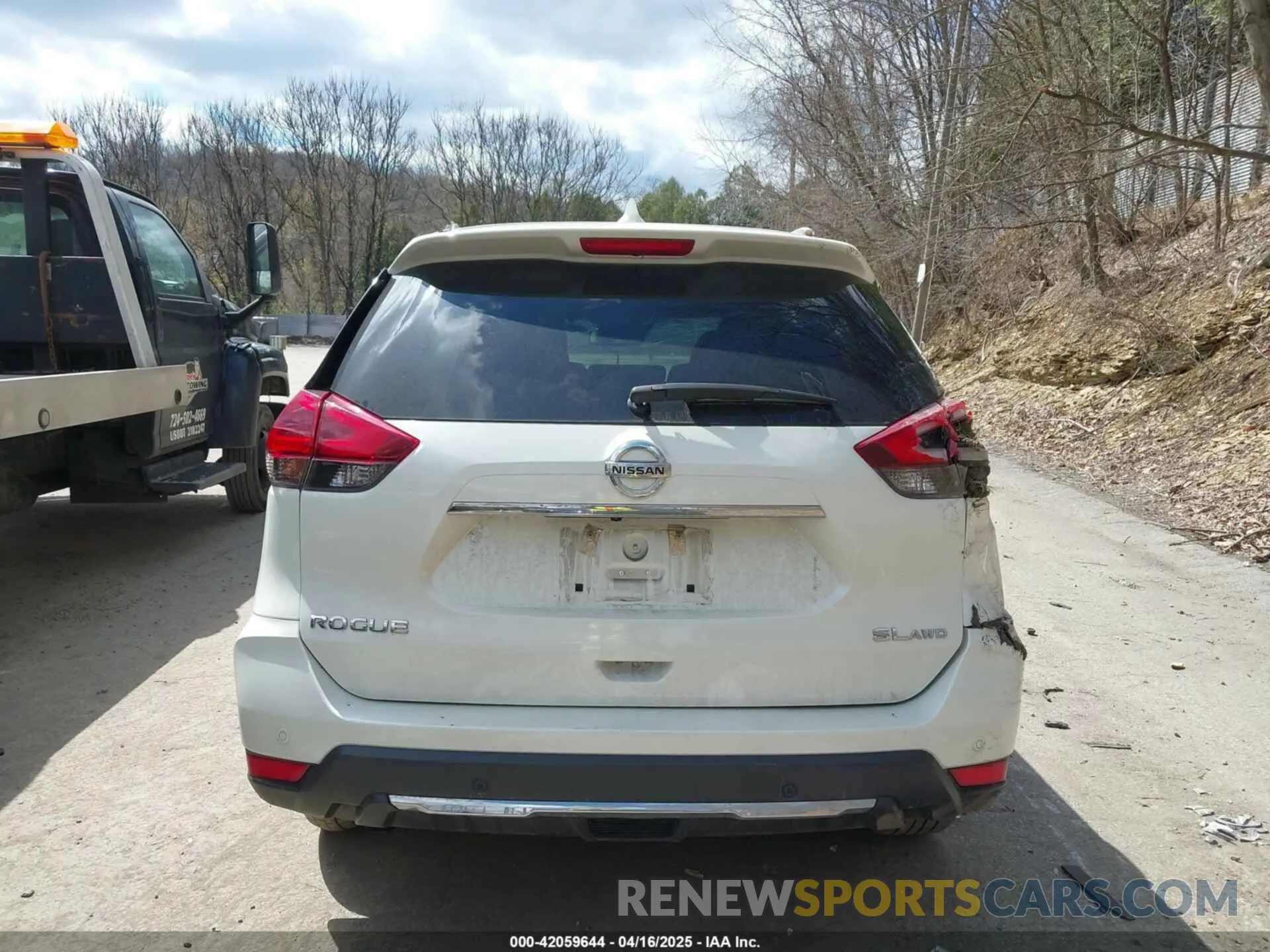 17 Photograph of a damaged car 5N1AT2MV9KC787248 NISSAN ROGUE 2019
