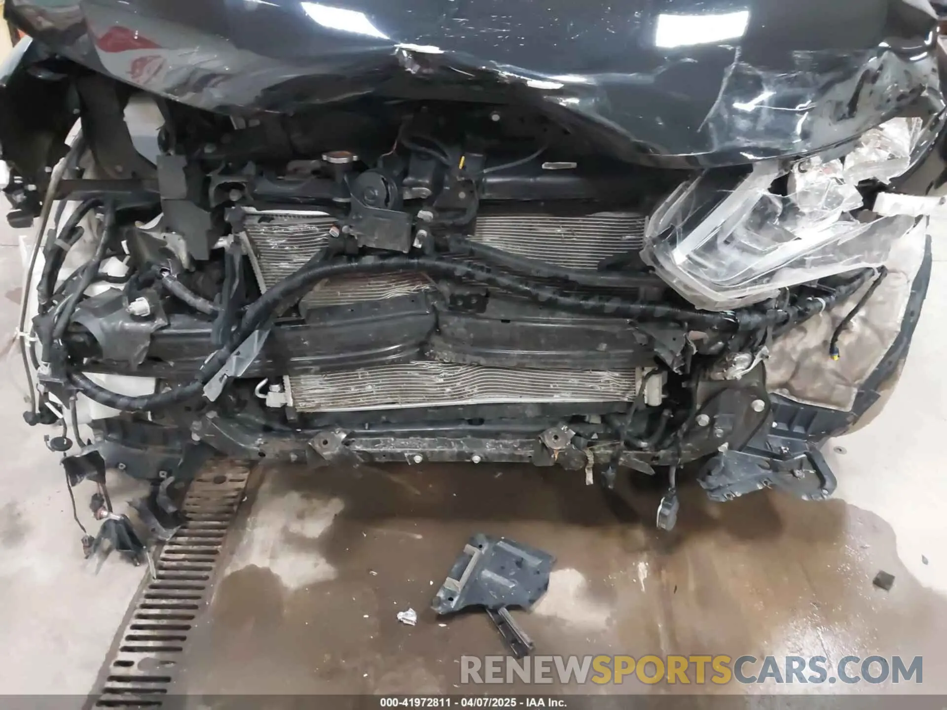 6 Photograph of a damaged car 5N1AT2MV9KC830583 NISSAN ROGUE 2019