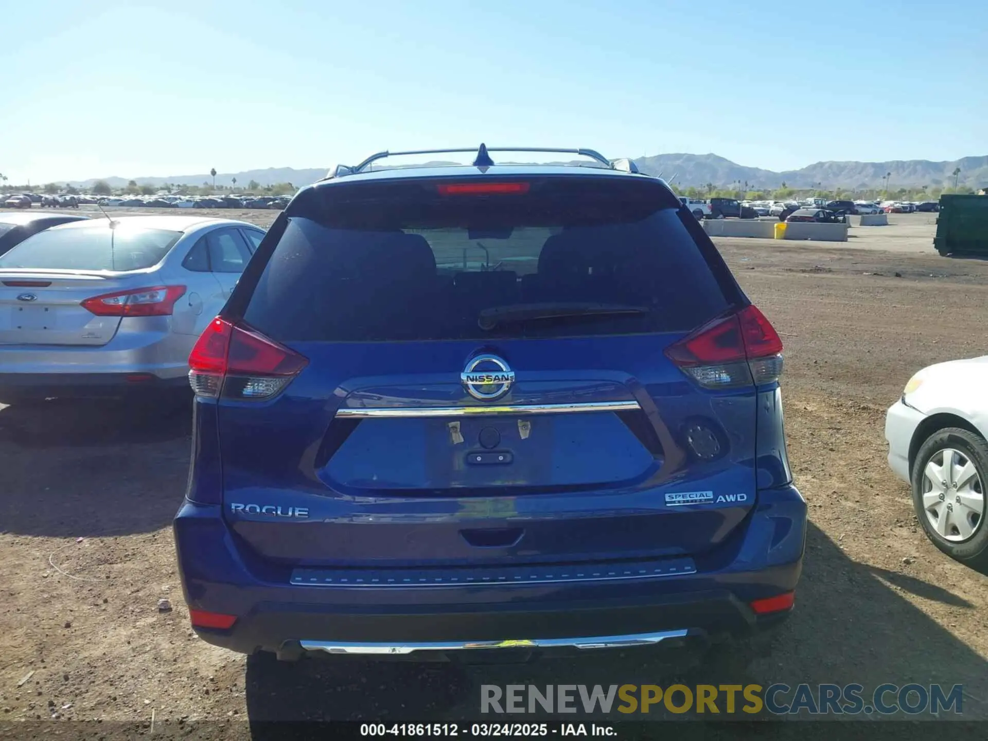 17 Photograph of a damaged car 5N1AT2MV9KC841437 NISSAN ROGUE 2019