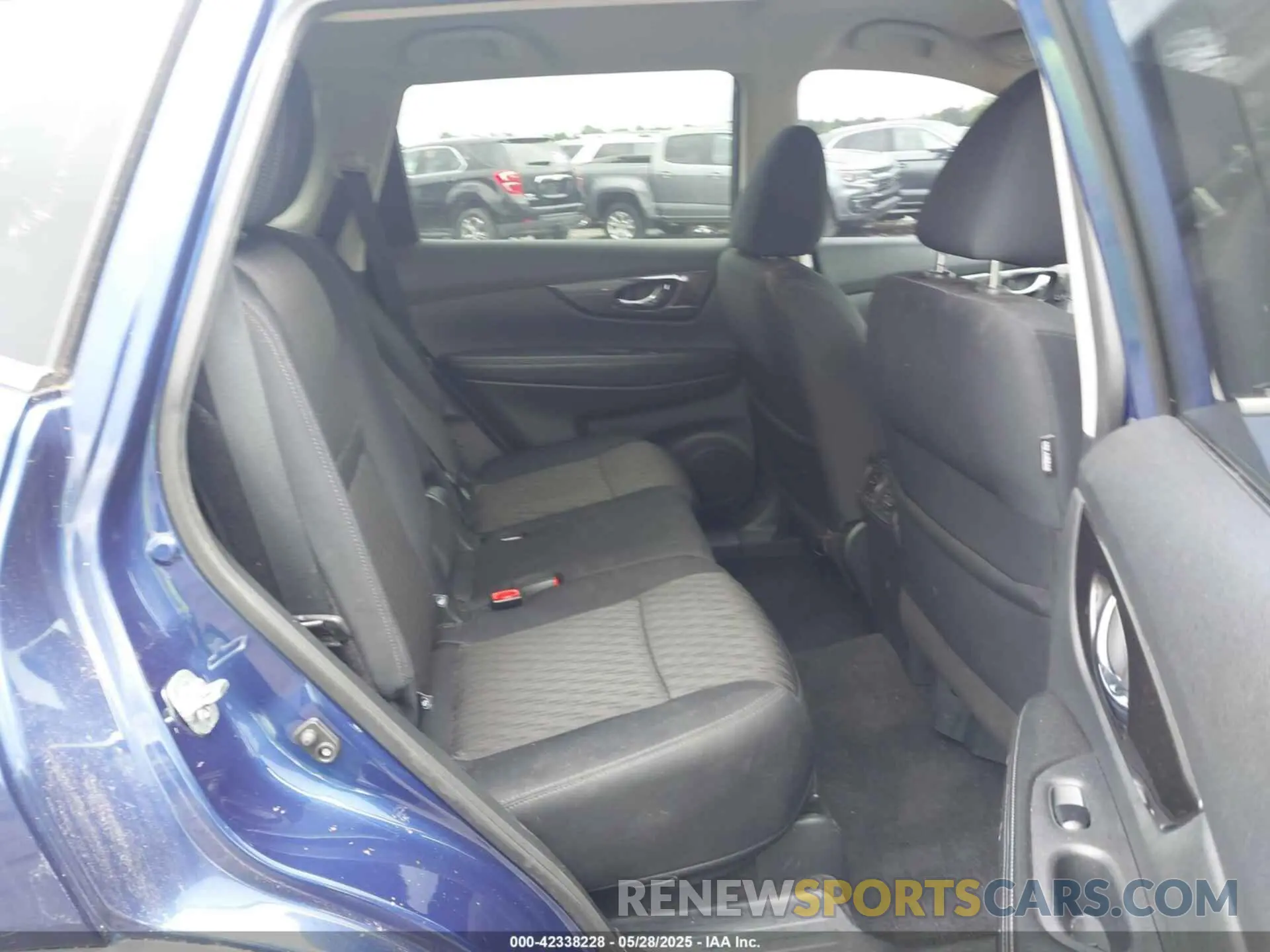 8 Photograph of a damaged car 5N1AT2MVXKC771916 NISSAN ROGUE 2019