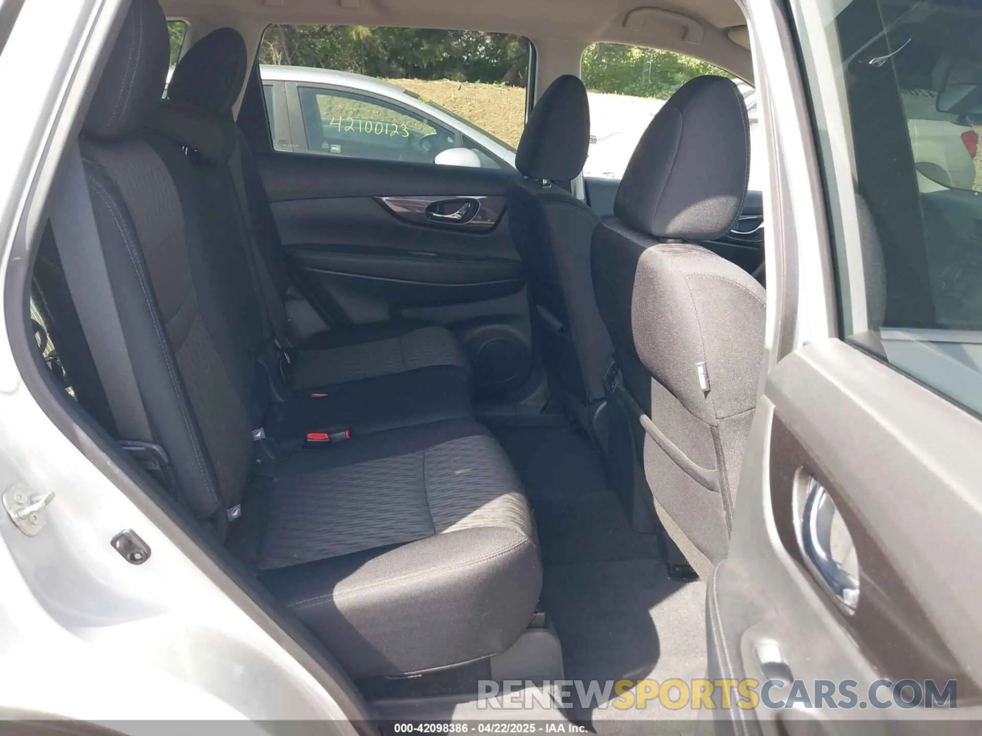 8 Photograph of a damaged car 5N1AT2MVXKC799022 NISSAN ROGUE 2019