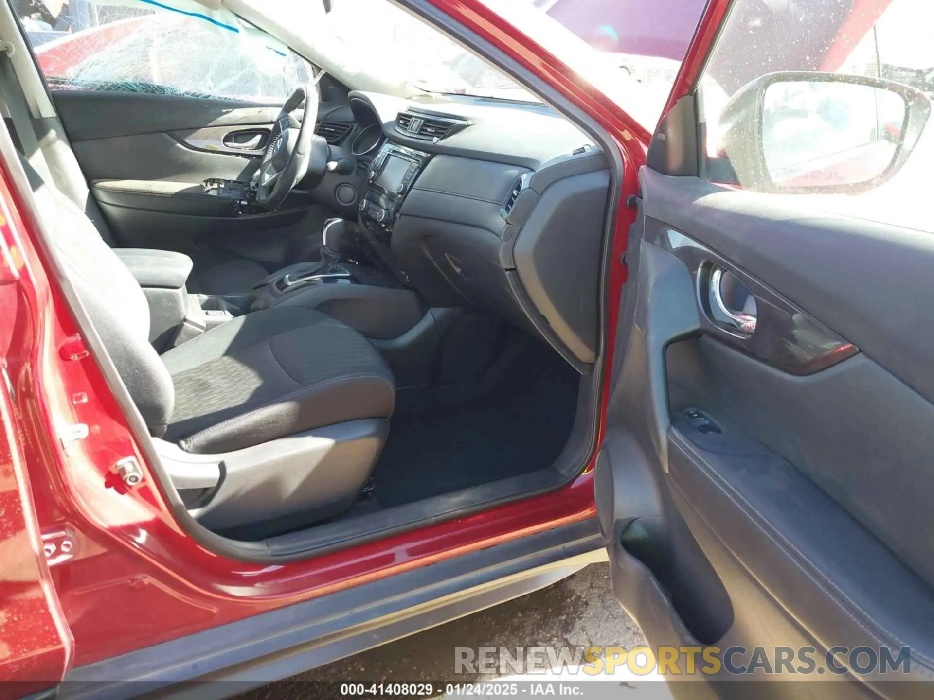 5 Photograph of a damaged car 5N1AT2MVXKC801738 NISSAN ROGUE 2019