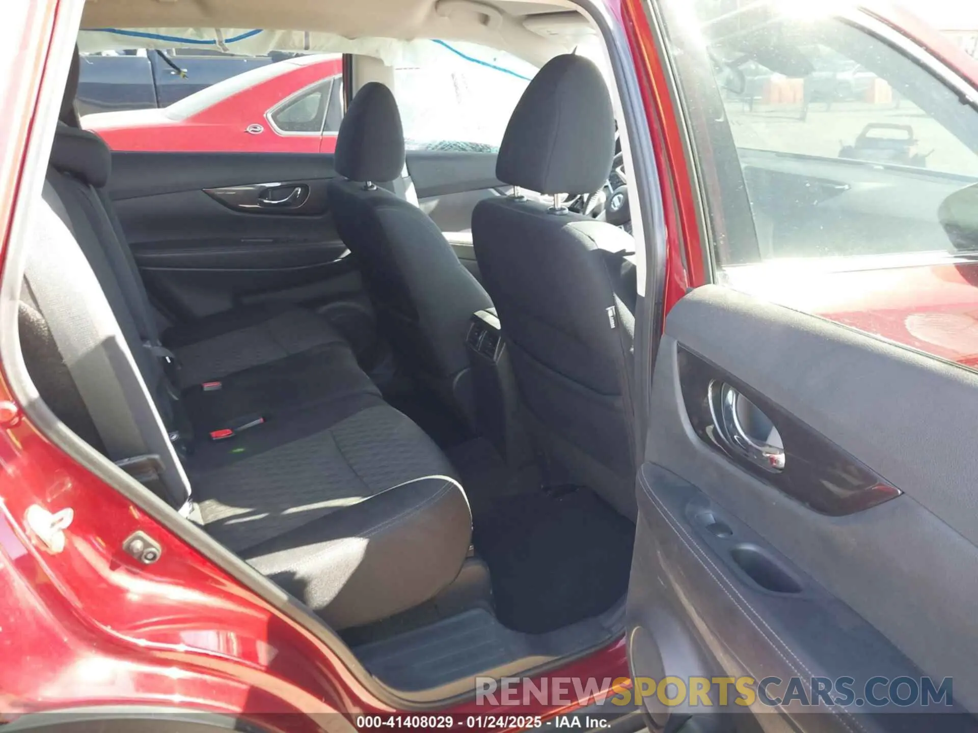 8 Photograph of a damaged car 5N1AT2MVXKC801738 NISSAN ROGUE 2019