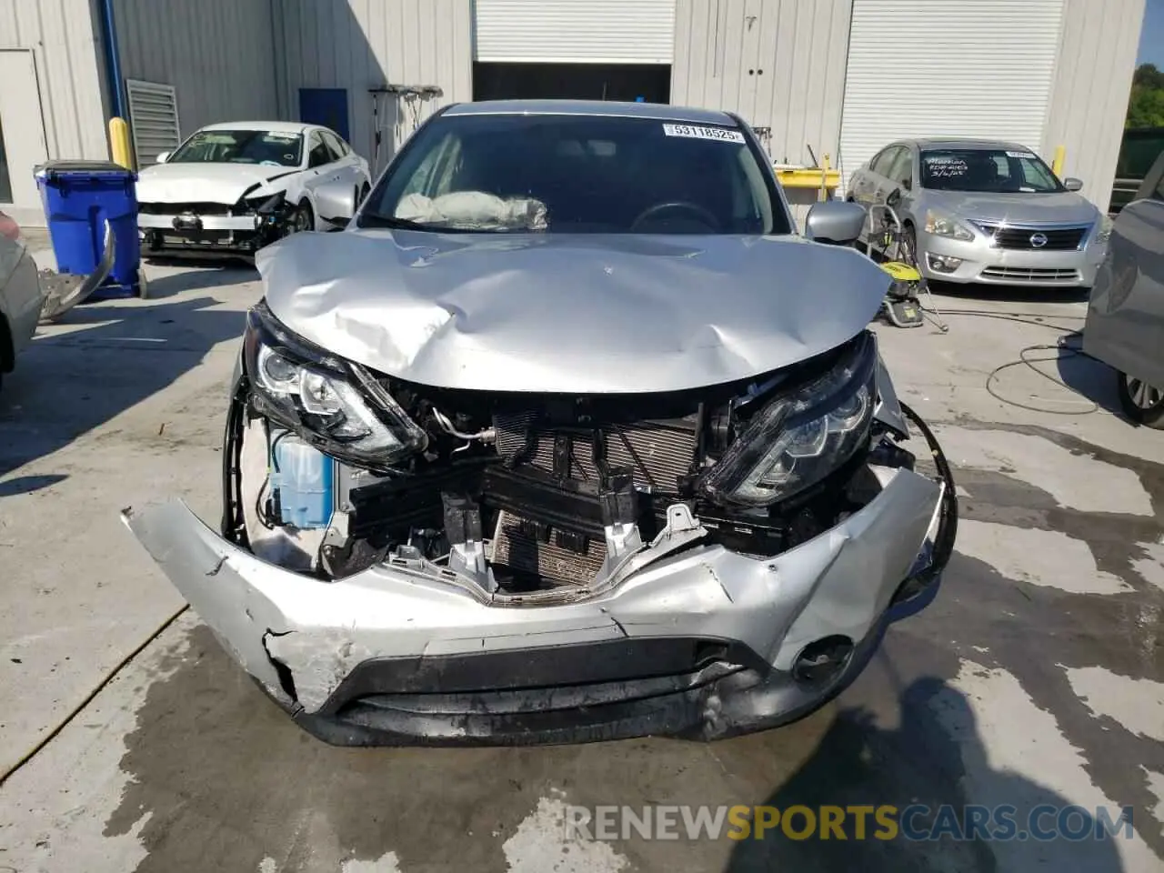 5 Photograph of a damaged car JN1BJ1CP0KW215689 NISSAN ROGUE 2019