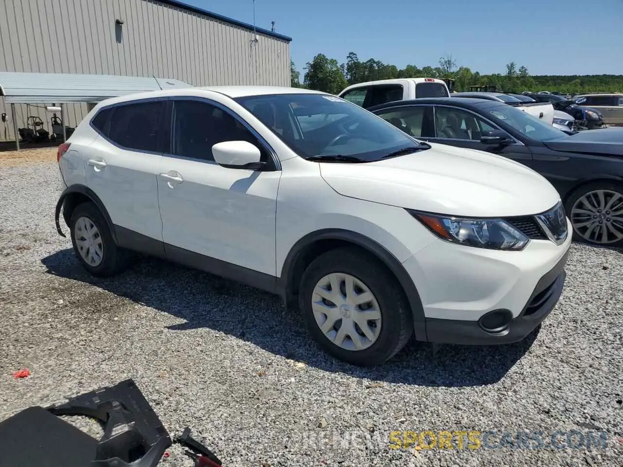 4 Photograph of a damaged car JN1BJ1CP0KW220018 NISSAN ROGUE 2019