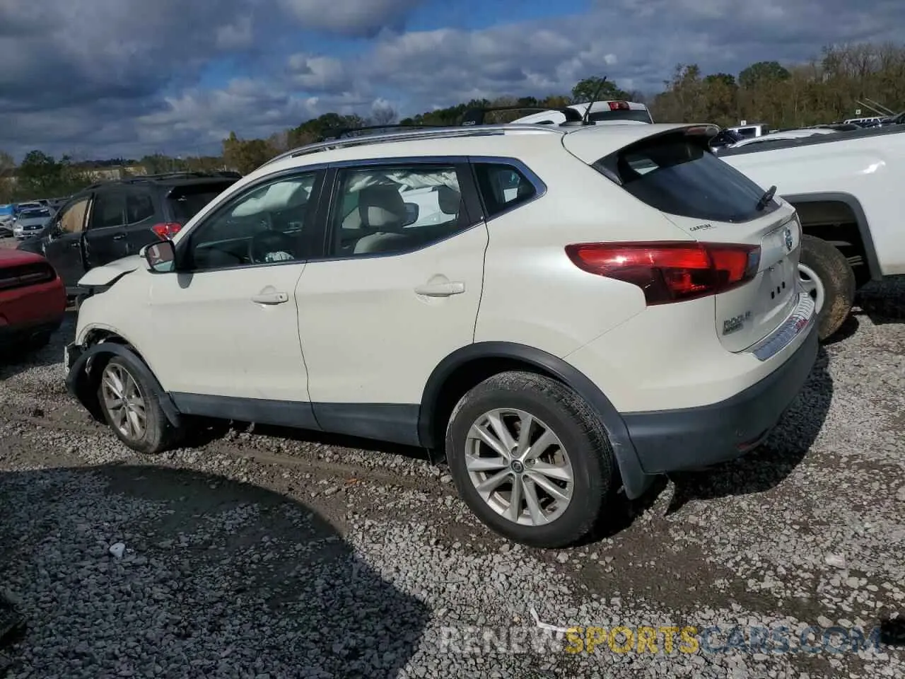 2 Photograph of a damaged car JN1BJ1CP0KW220486 NISSAN ROGUE 2019