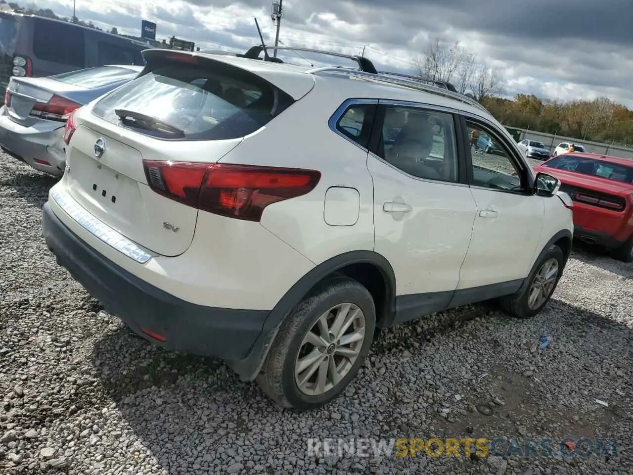 3 Photograph of a damaged car JN1BJ1CP0KW220486 NISSAN ROGUE 2019