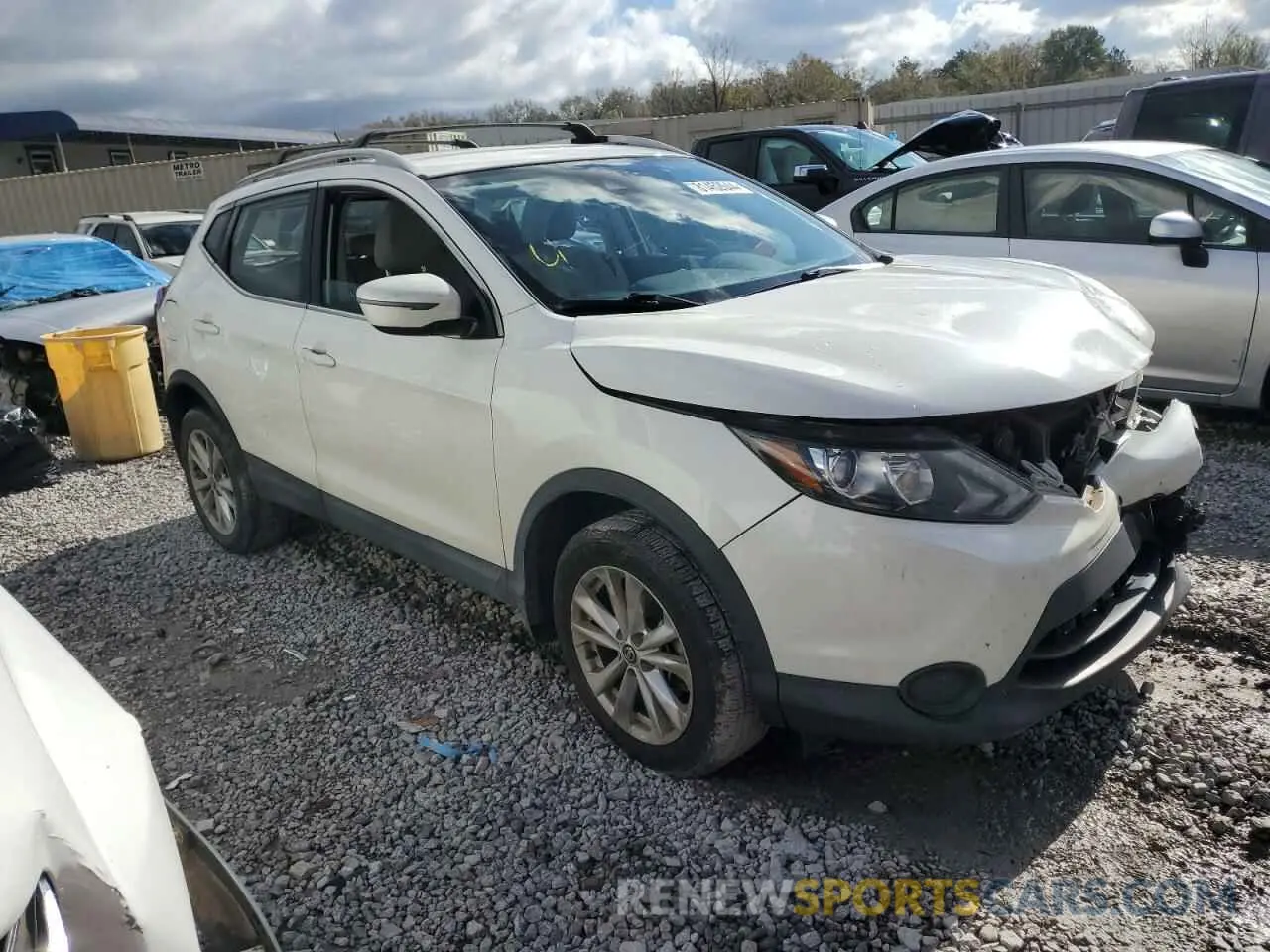 4 Photograph of a damaged car JN1BJ1CP0KW220486 NISSAN ROGUE 2019