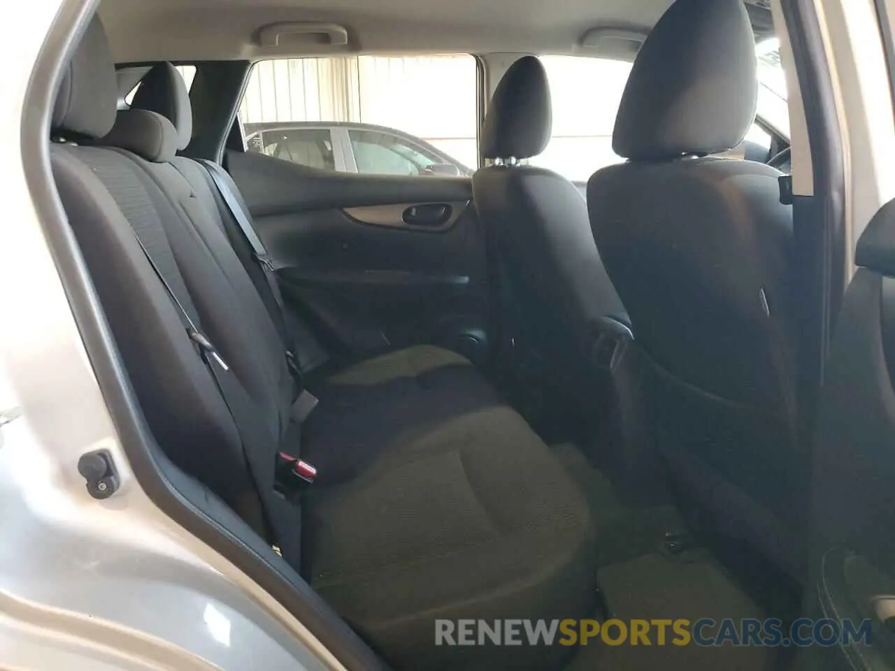 10 Photograph of a damaged car JN1BJ1CP0KW240057 NISSAN ROGUE 2019