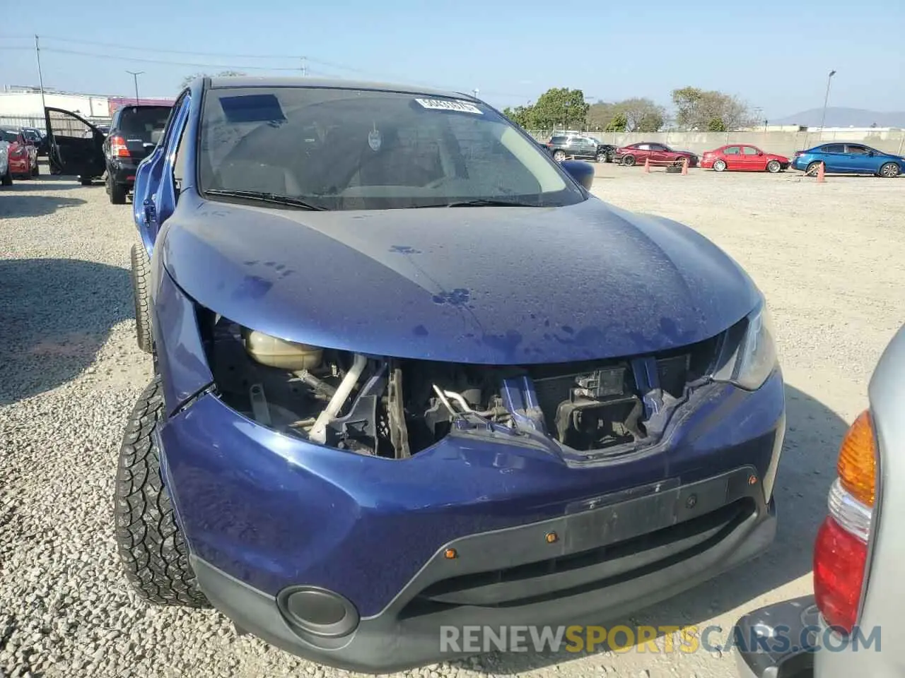 5 Photograph of a damaged car JN1BJ1CP0KW242617 NISSAN ROGUE 2019