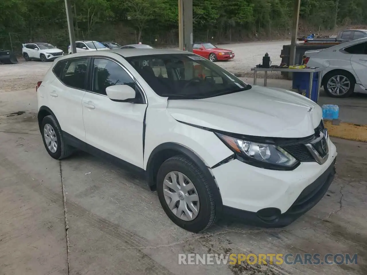 4 Photograph of a damaged car JN1BJ1CP0KW243833 NISSAN ROGUE 2019