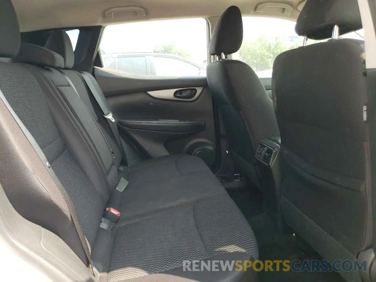 11 Photograph of a damaged car JN1BJ1CP0KW244240 NISSAN ROGUE 2019
