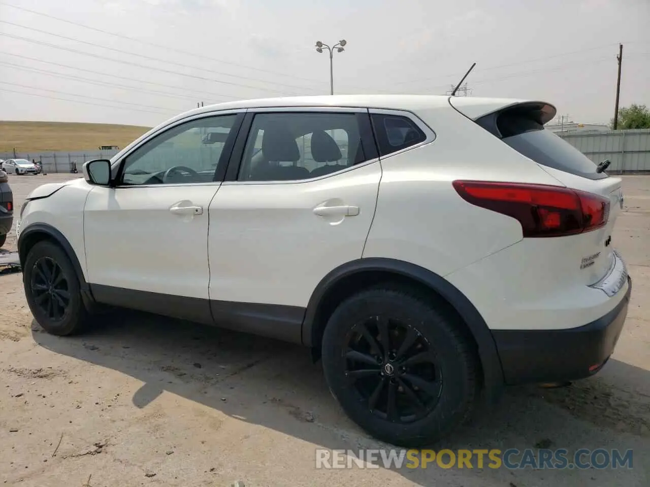 2 Photograph of a damaged car JN1BJ1CP0KW244240 NISSAN ROGUE 2019