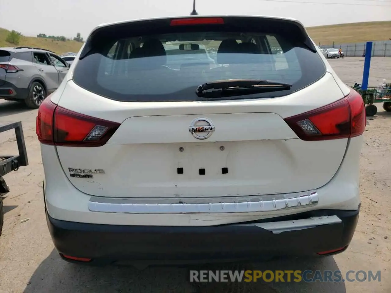 6 Photograph of a damaged car JN1BJ1CP0KW244240 NISSAN ROGUE 2019