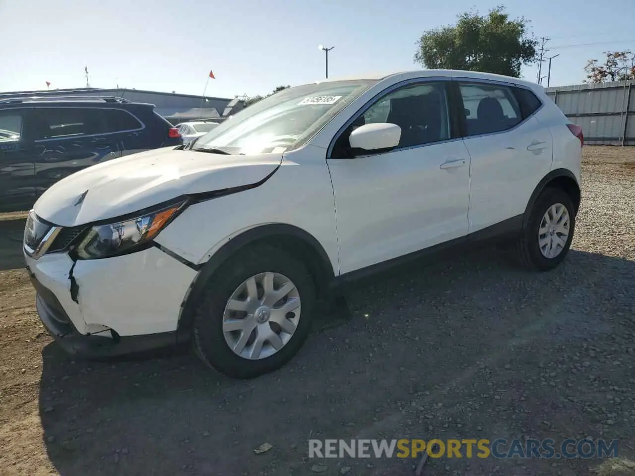 1 Photograph of a damaged car JN1BJ1CP2KW215984 NISSAN ROGUE 2019