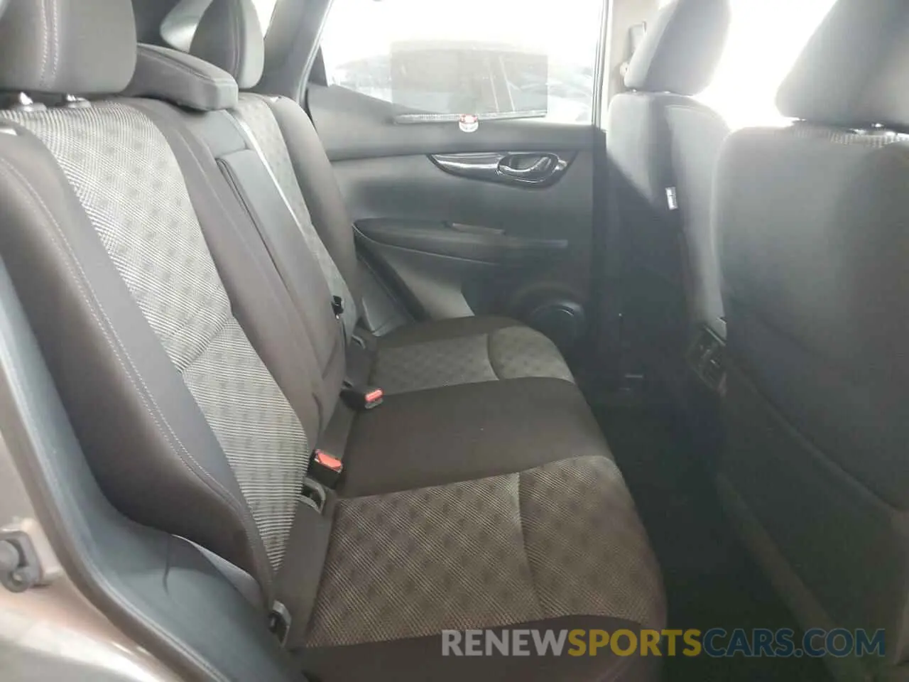 11 Photograph of a damaged car JN1BJ1CP2KW220375 NISSAN ROGUE 2019