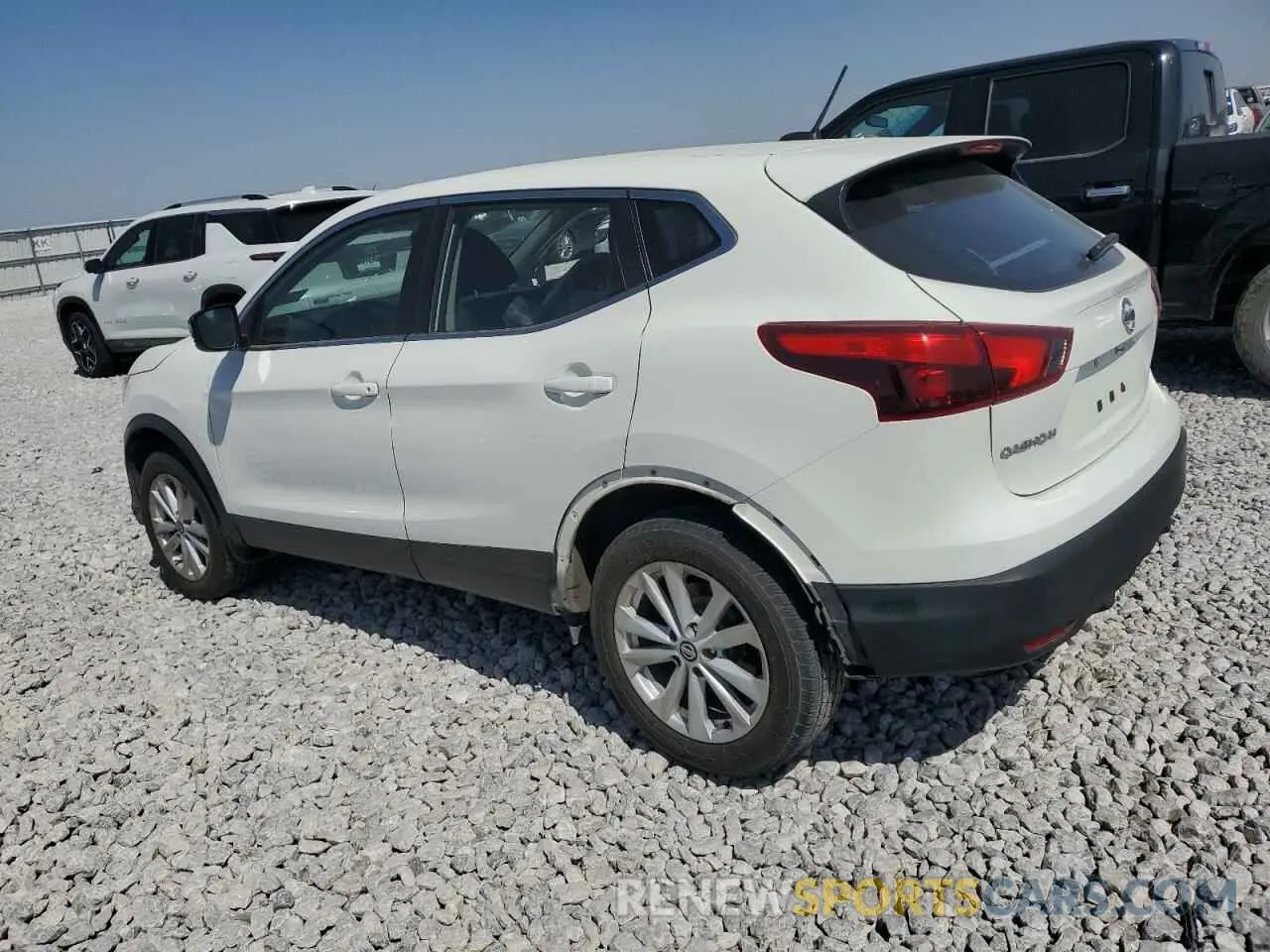 2 Photograph of a damaged car JN1BJ1CP2KW224412 NISSAN ROGUE 2019