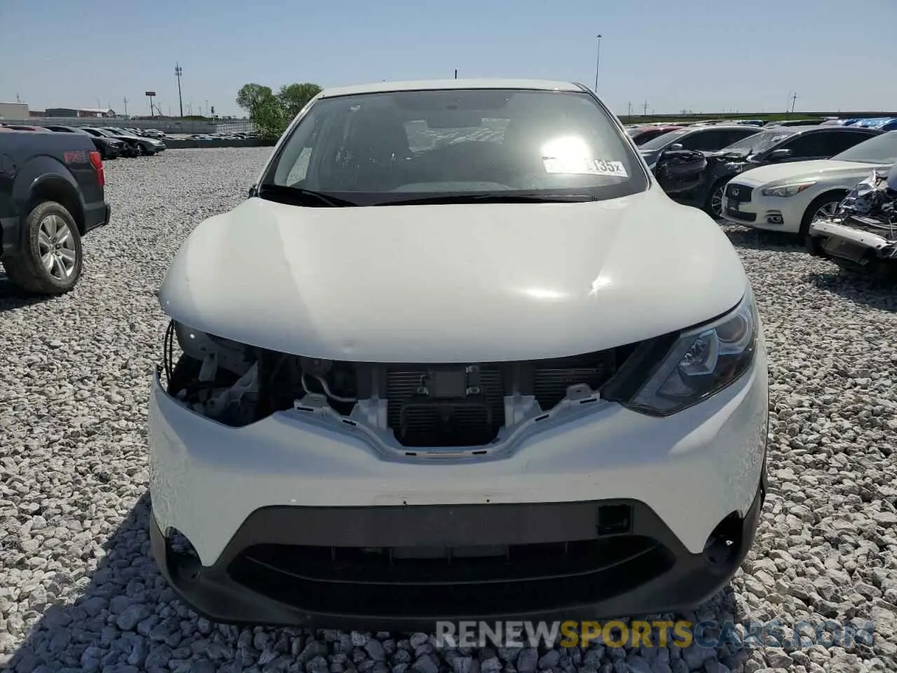 5 Photograph of a damaged car JN1BJ1CP2KW224412 NISSAN ROGUE 2019